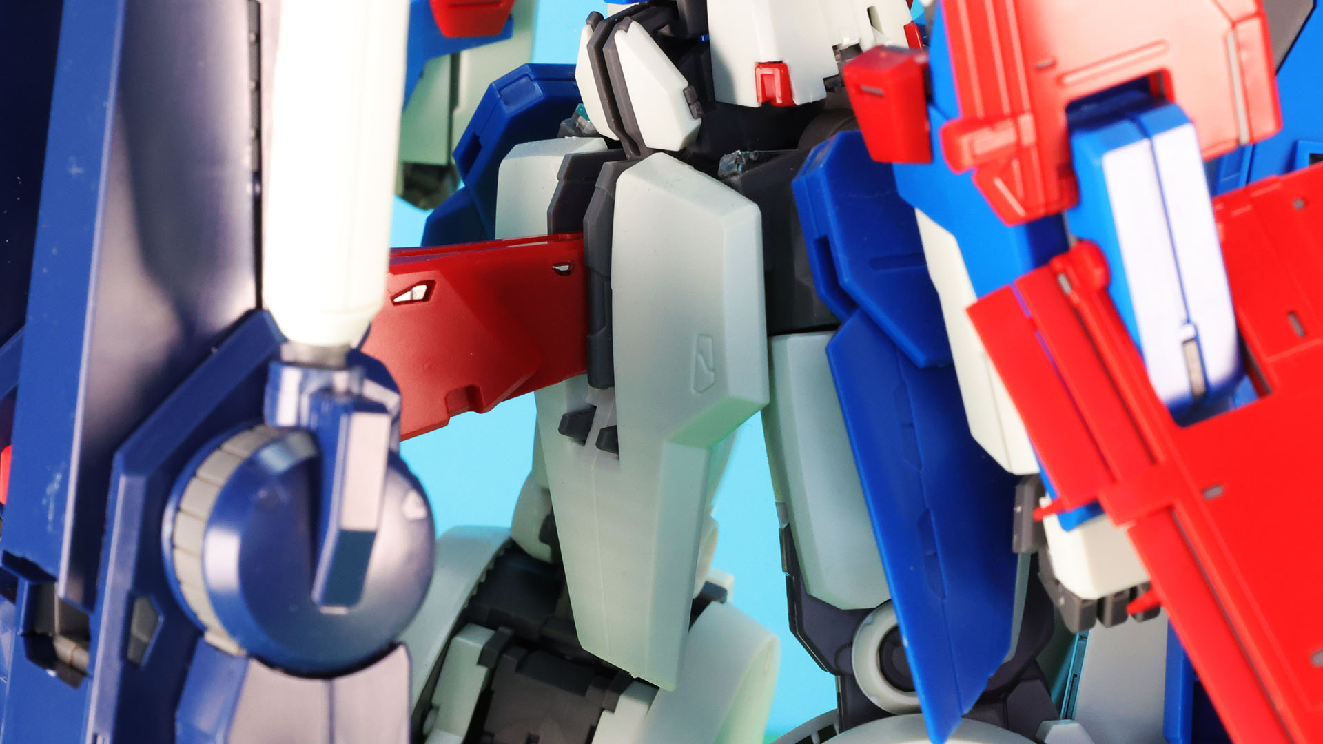 【強化型】のリアアーマーはつるんとしています