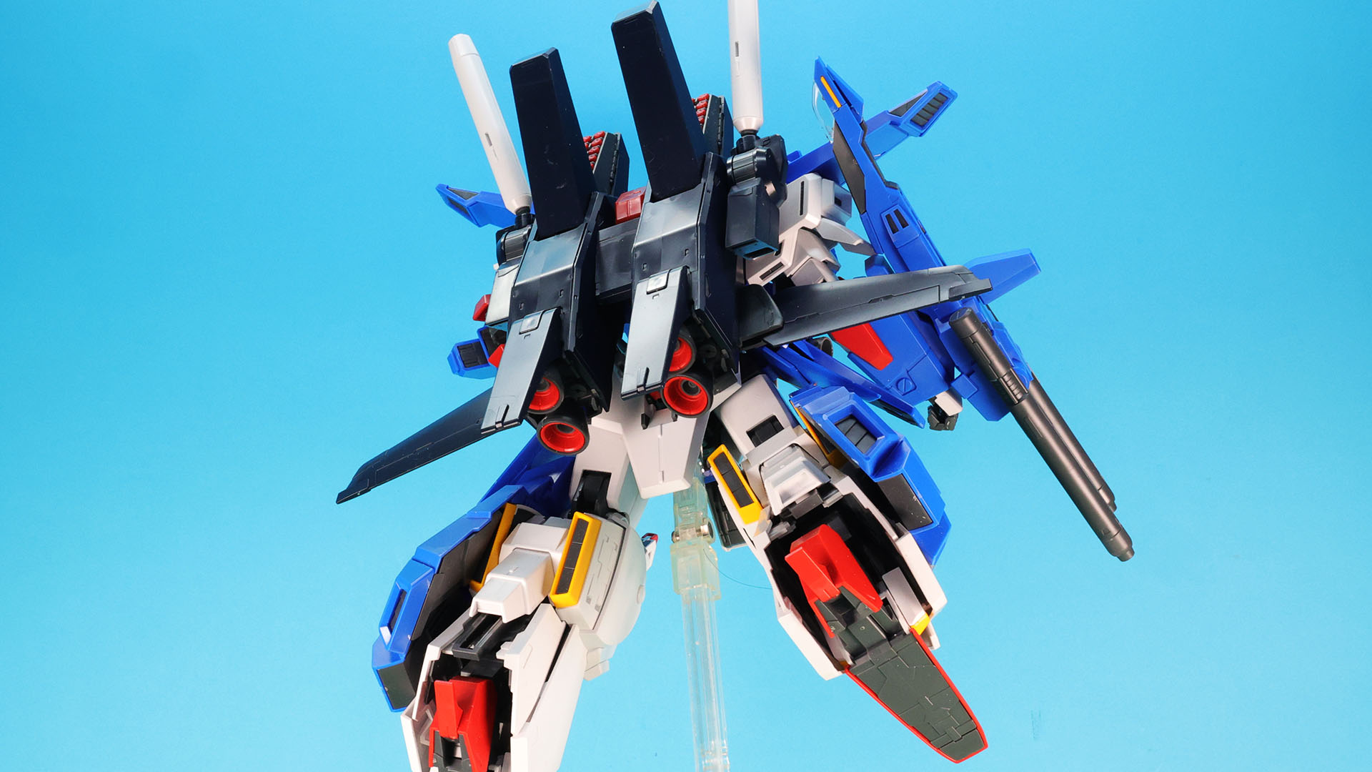 増加した推進機も全て後ろに向けてとてつもない速度で敵に迫る感じがします