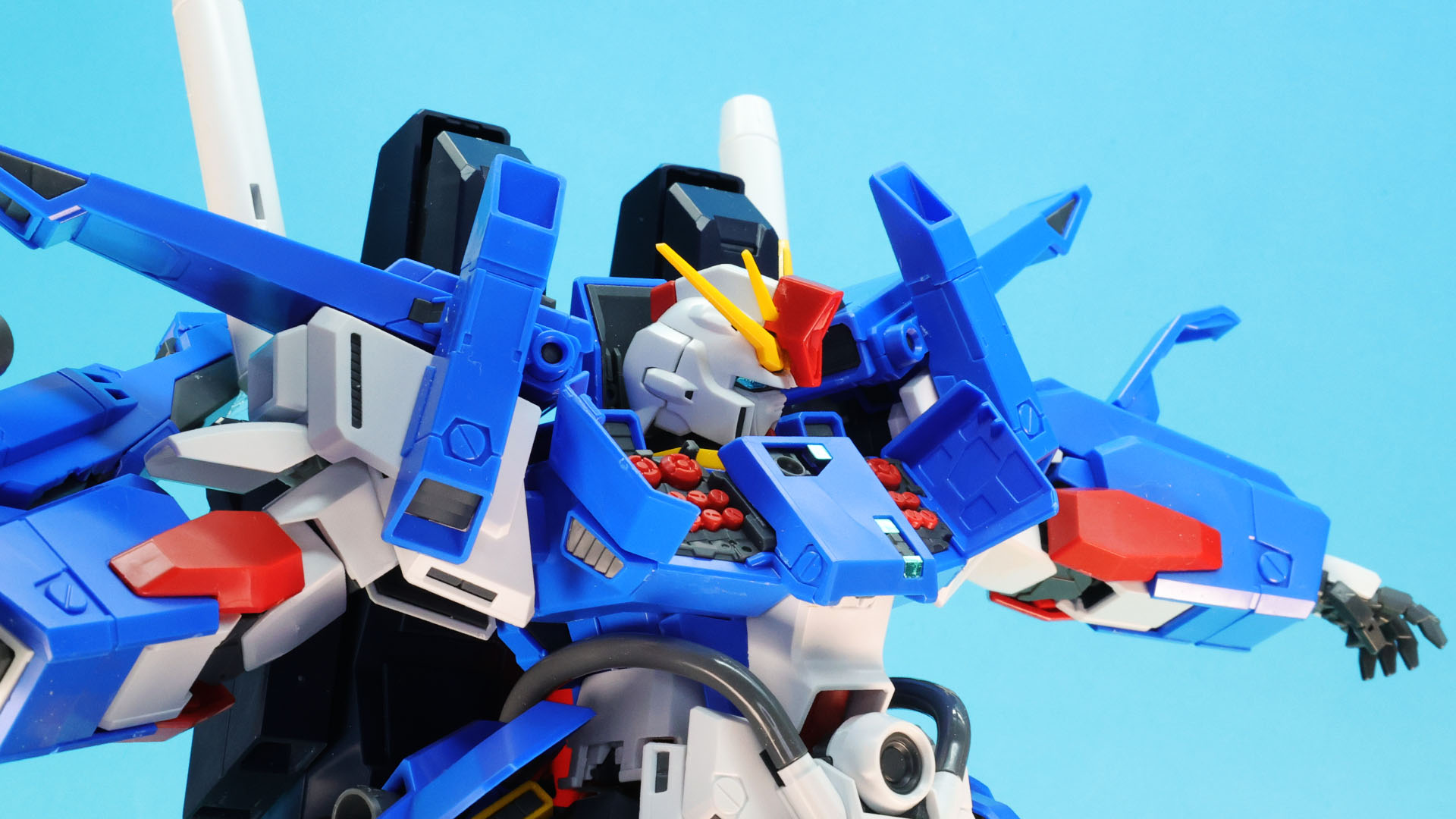 ダブル・ビーム・ライフルは前腕部に接続されています