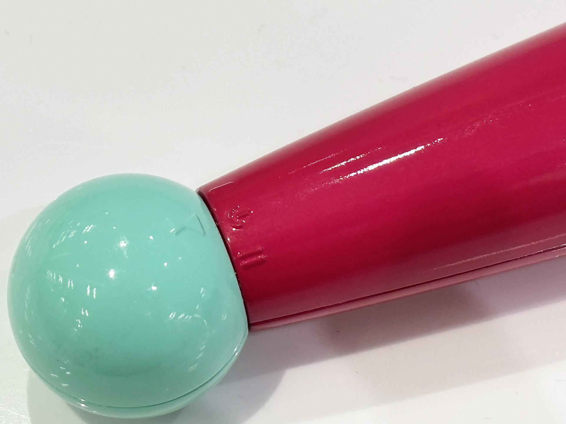 魔法文字はあえて造形のみで、目を近づけないと見えない