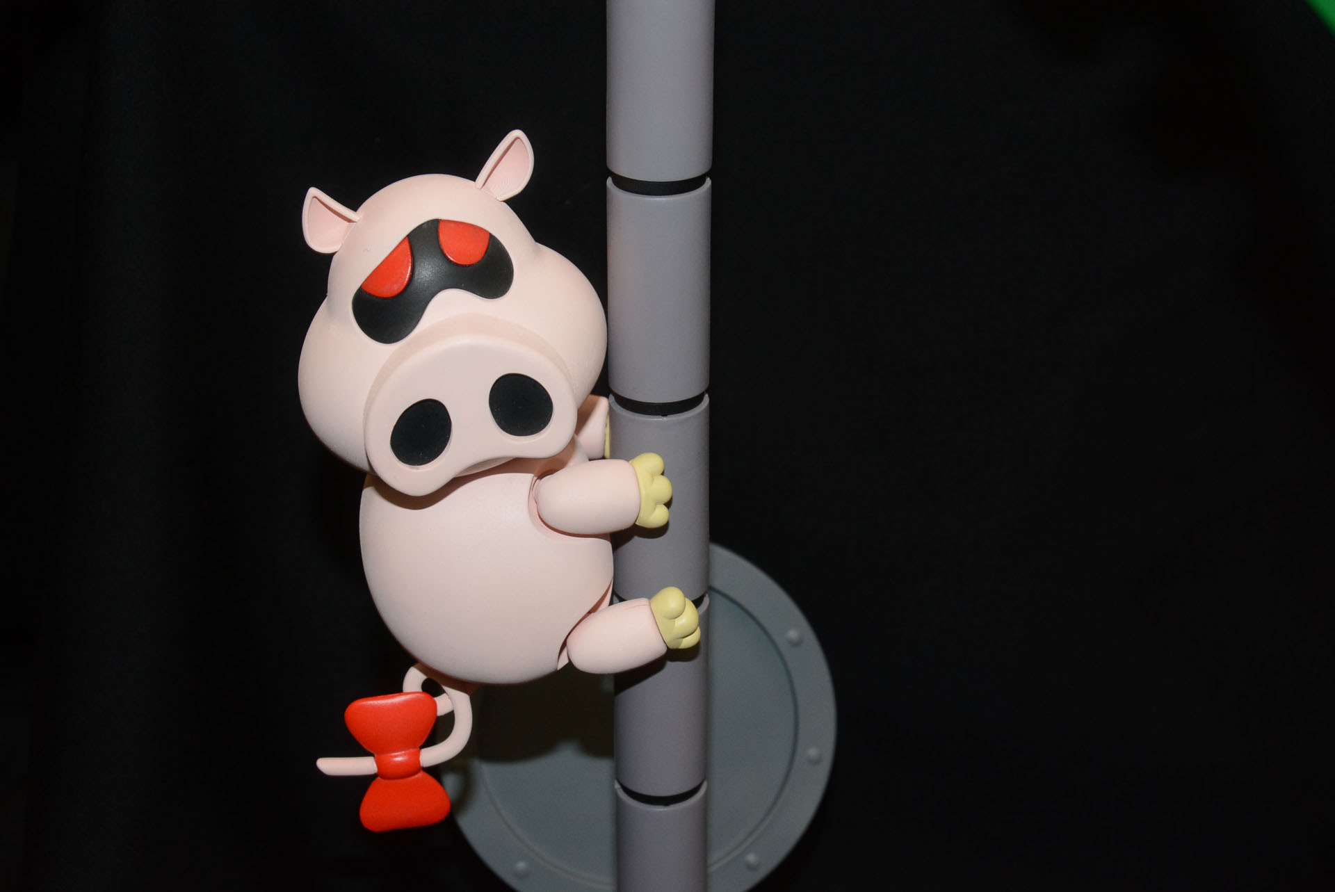 「ブタもおだてりゃ木に登る、ブー」というだけの、いわば一発ギャグ的な存在なのだが、かわいらしさを感じさせる丸いフォルムと、悲しげにも見える表情がとても味わい深い