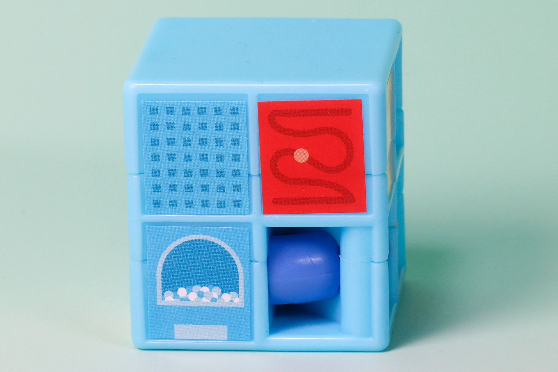 まさかプレイプレイスまでおもちゃになるとは！？