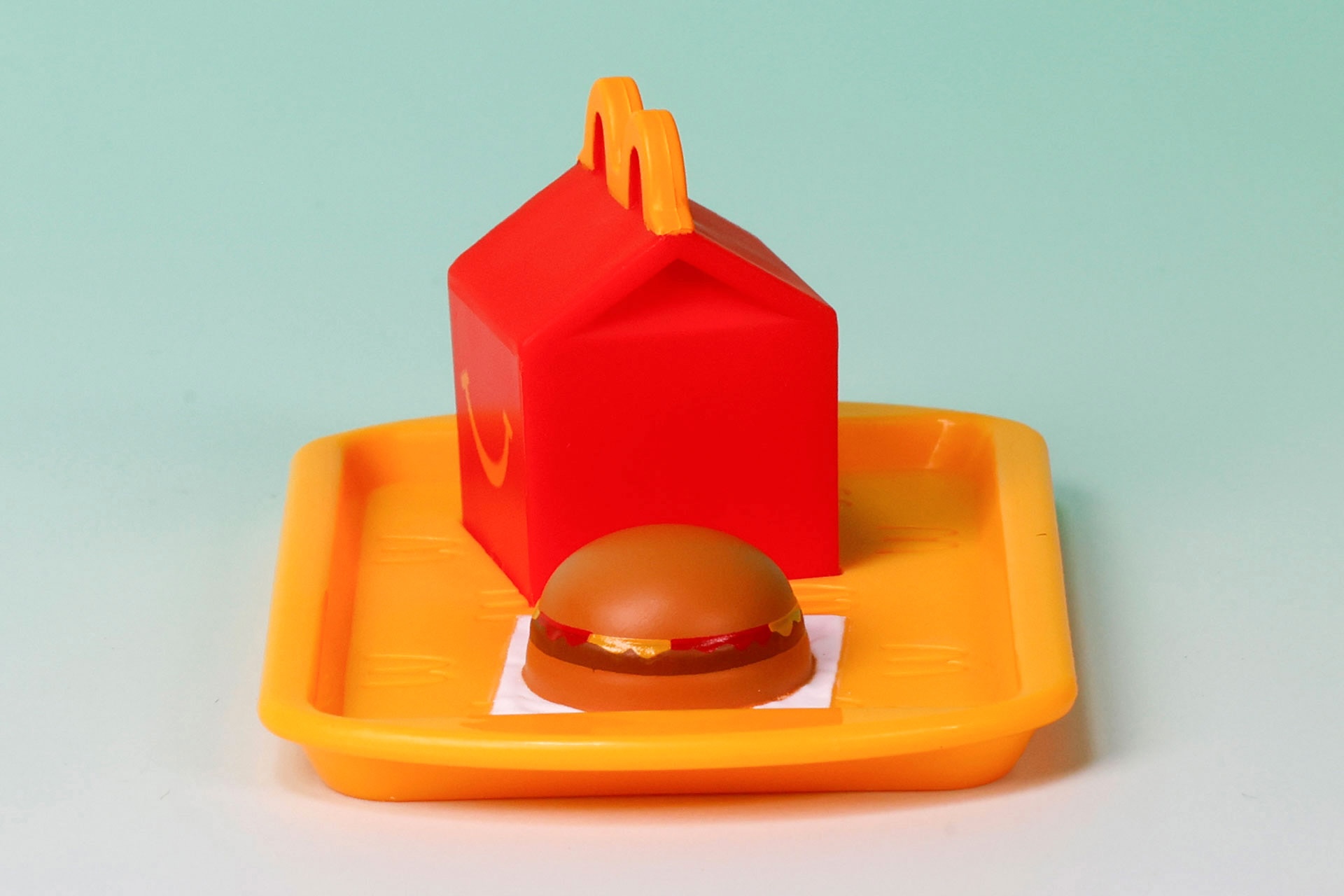 トレイの上に乗っているところがなかなか細かい