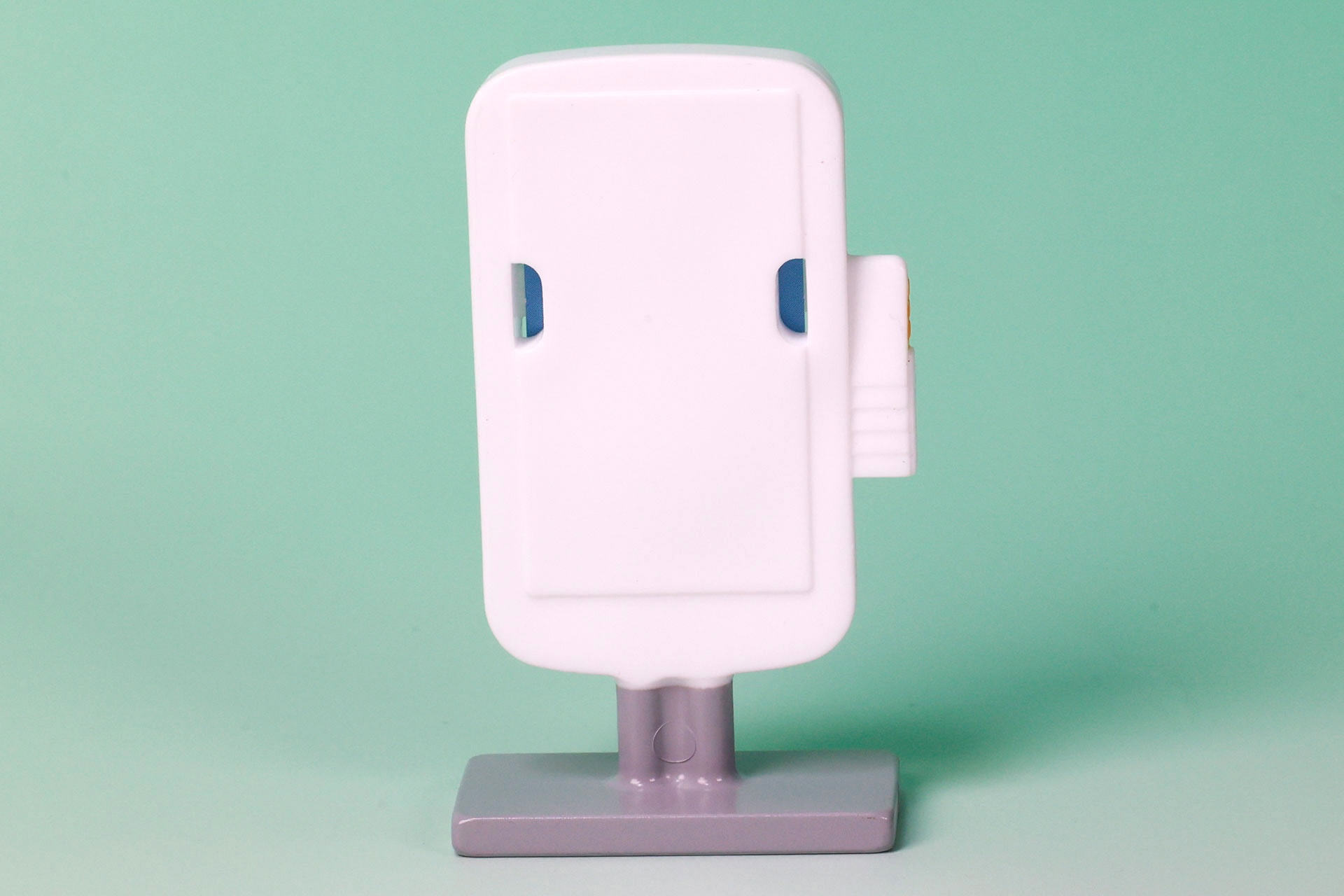 背面側もスッキリしている