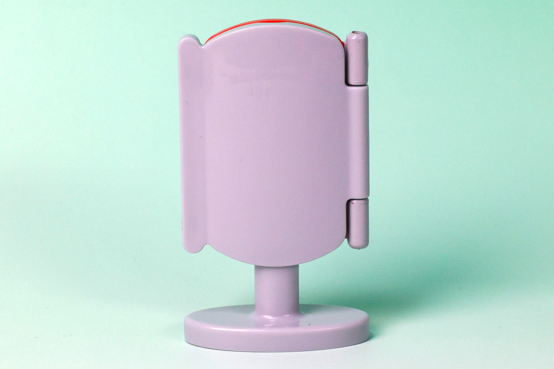 背面側はスッキリしている