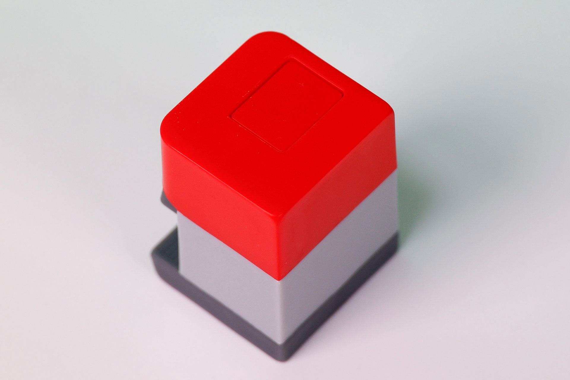 上部にボタンが設置されている