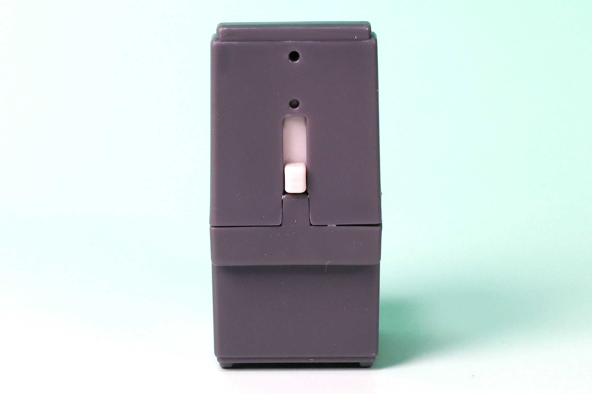 背面側にレバーが設置されている