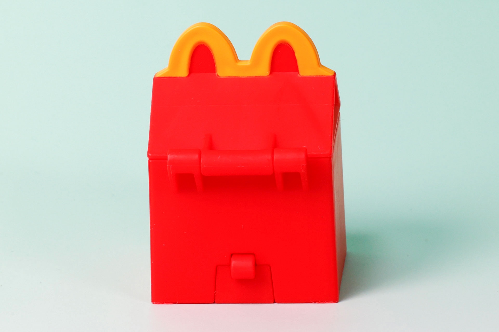 背面側にボタンが設置されている