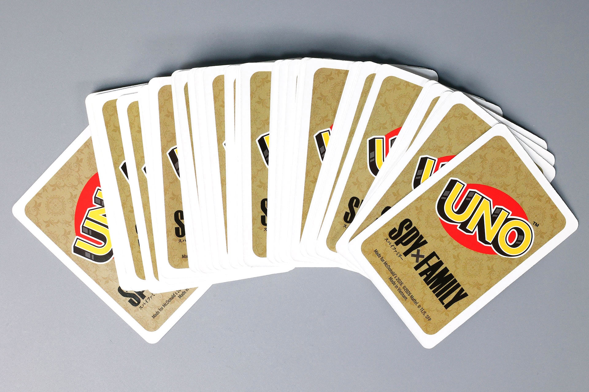 カードの裏面はすべて共通の絵柄だ