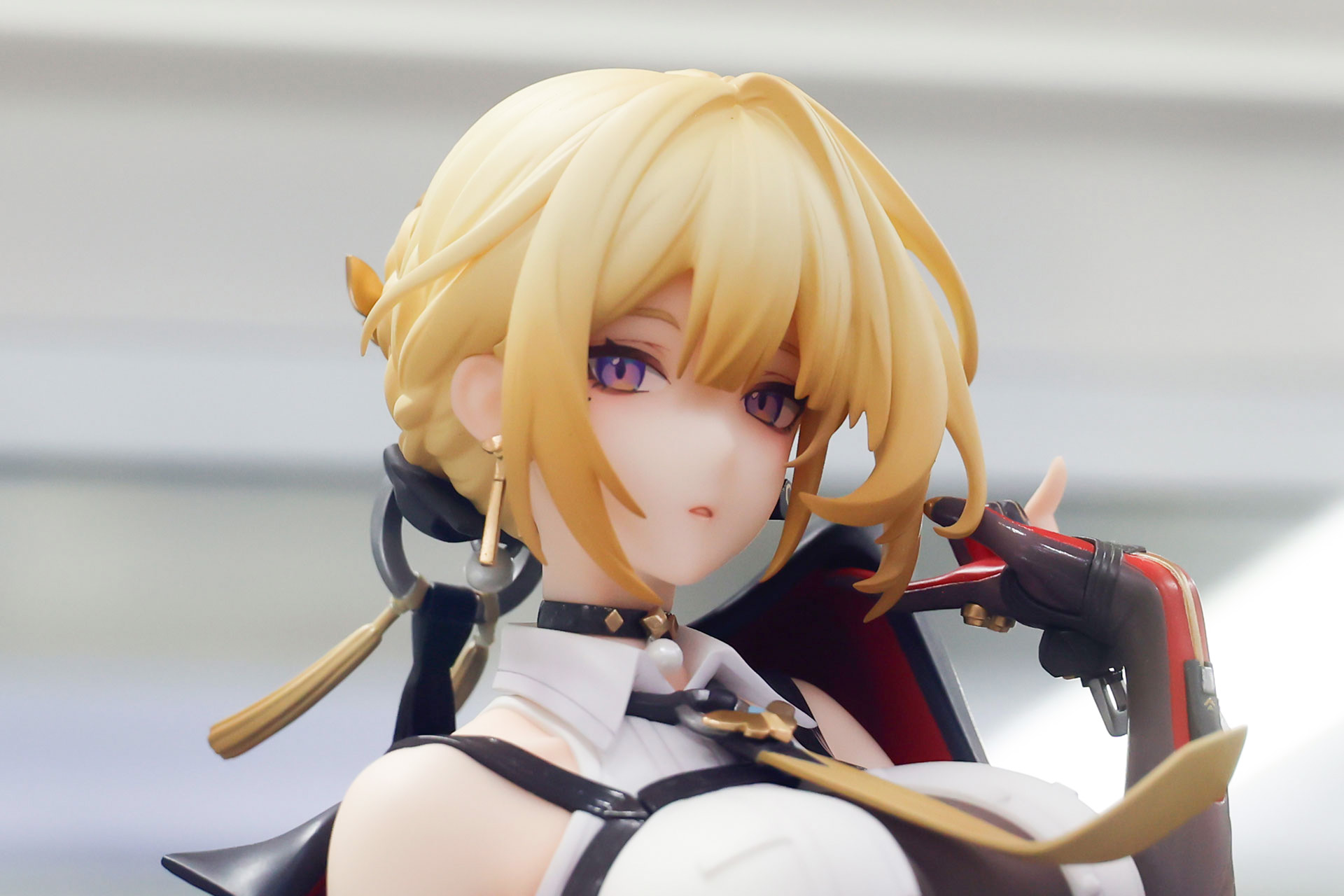 髪の形状が絶妙だ