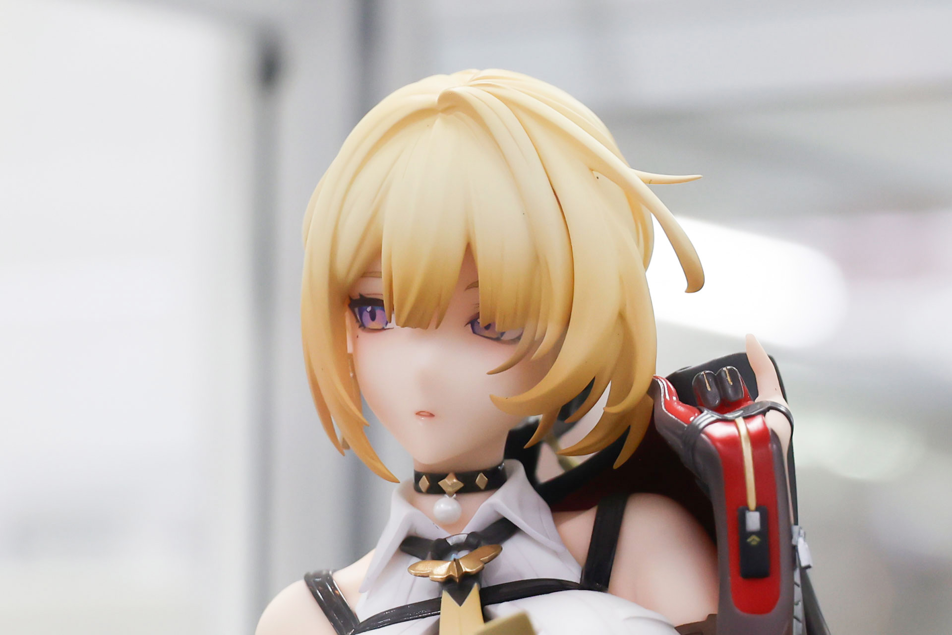 少し悲しげな表情に見える