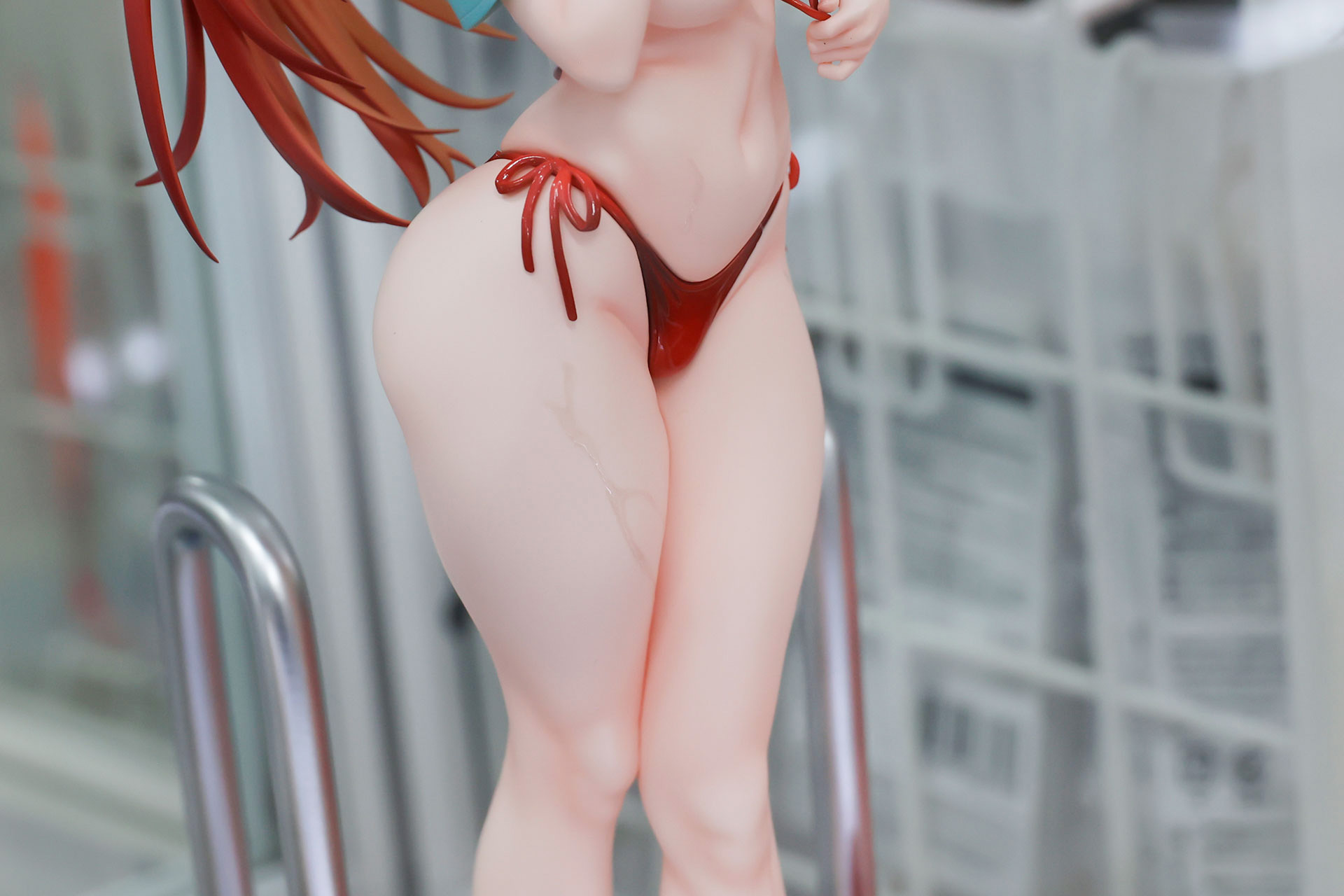 血管なのか太ももにうっすらと模様が入っている