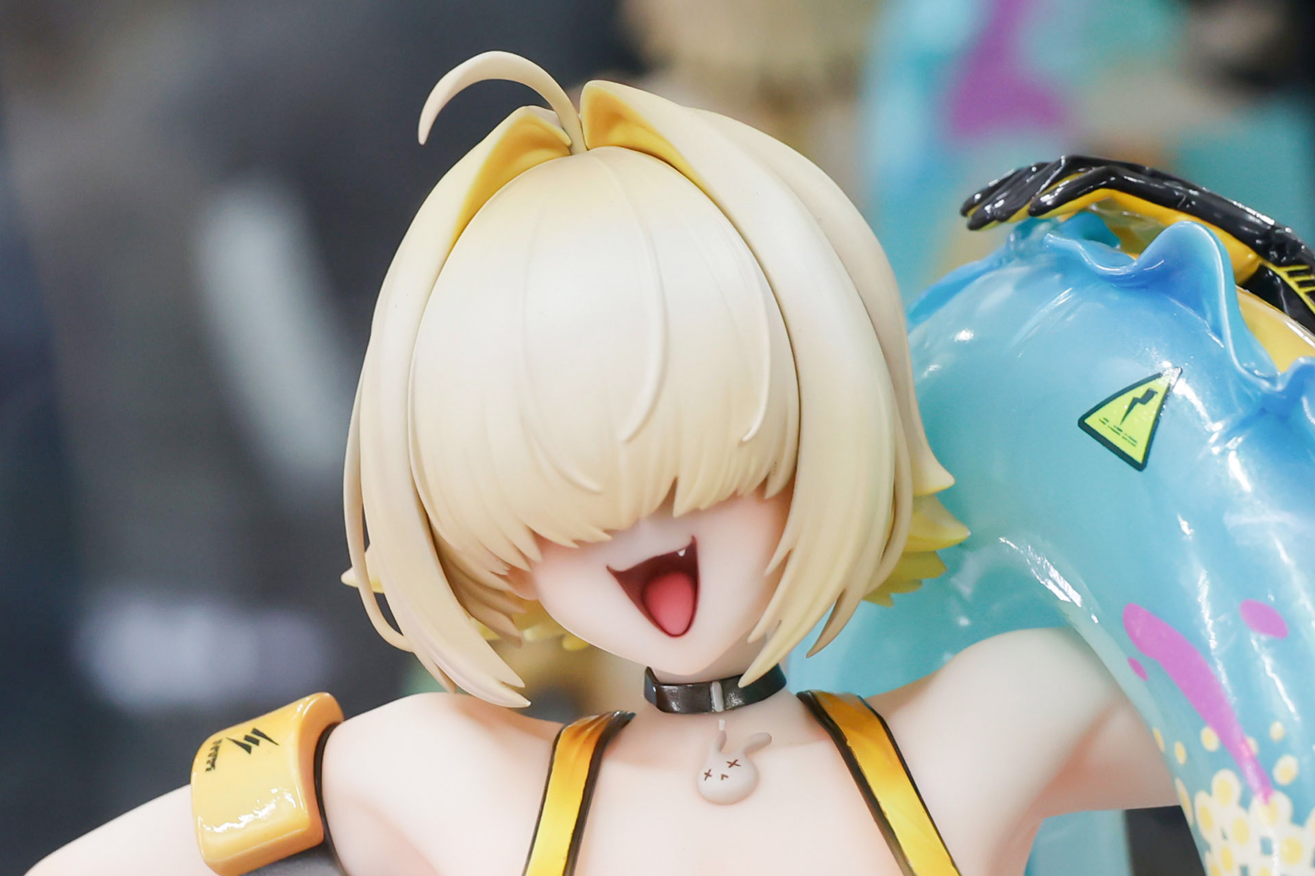 口元がなんとも悪魔的だ