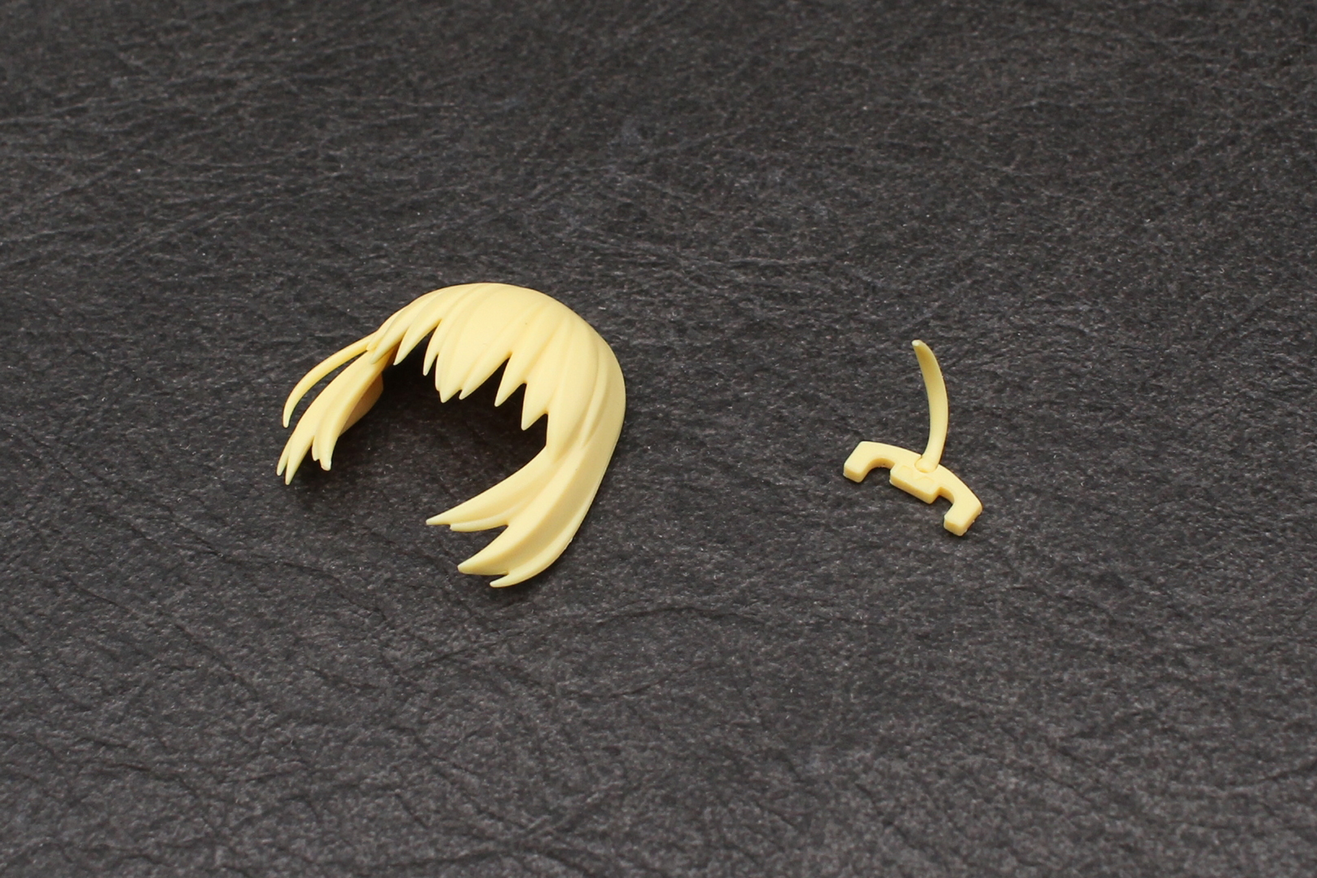 前髪とアホ毛を組み立てる