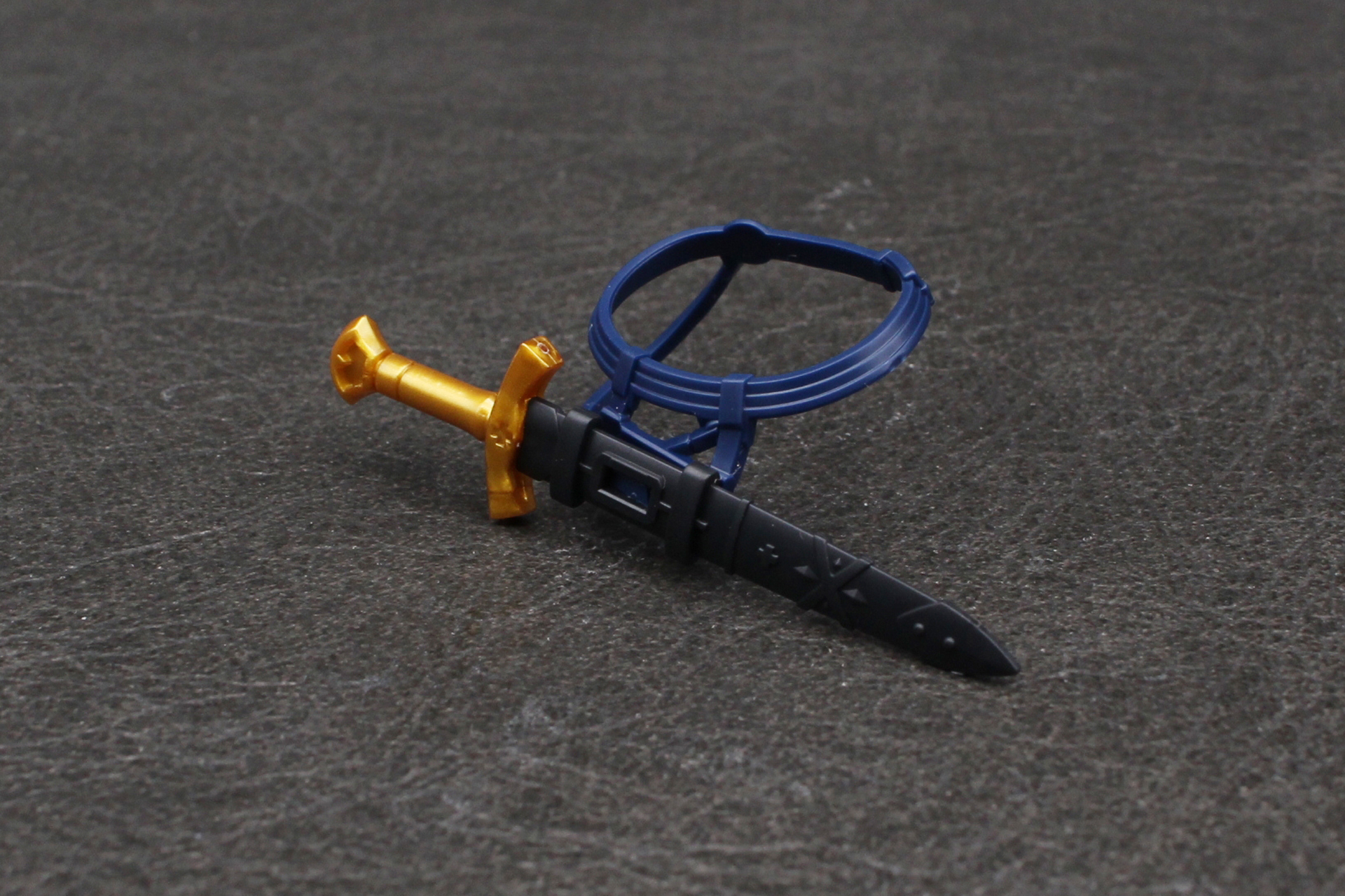 ベルトを組み立てる