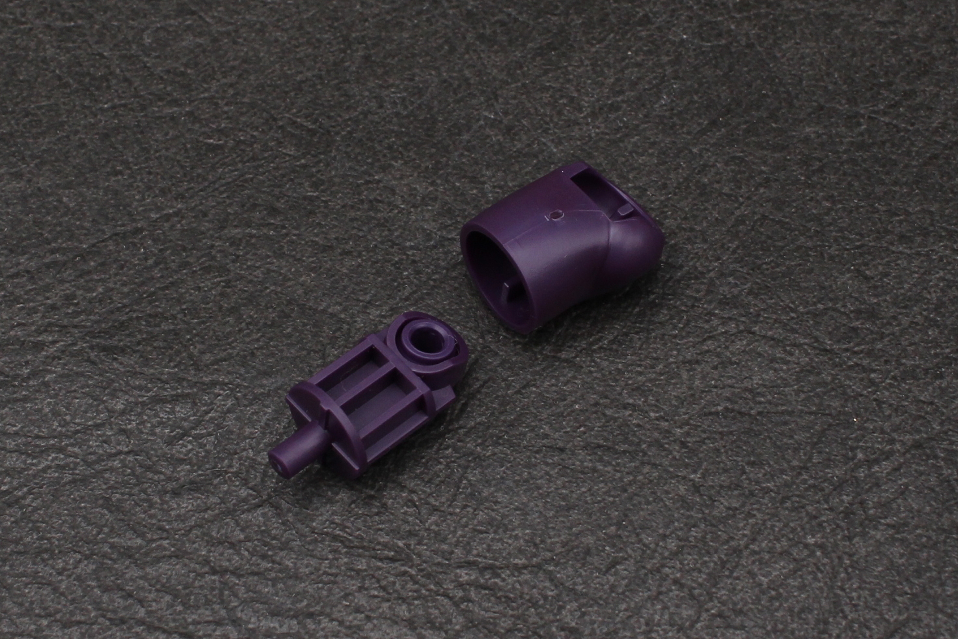 太もも上部を組み立てる