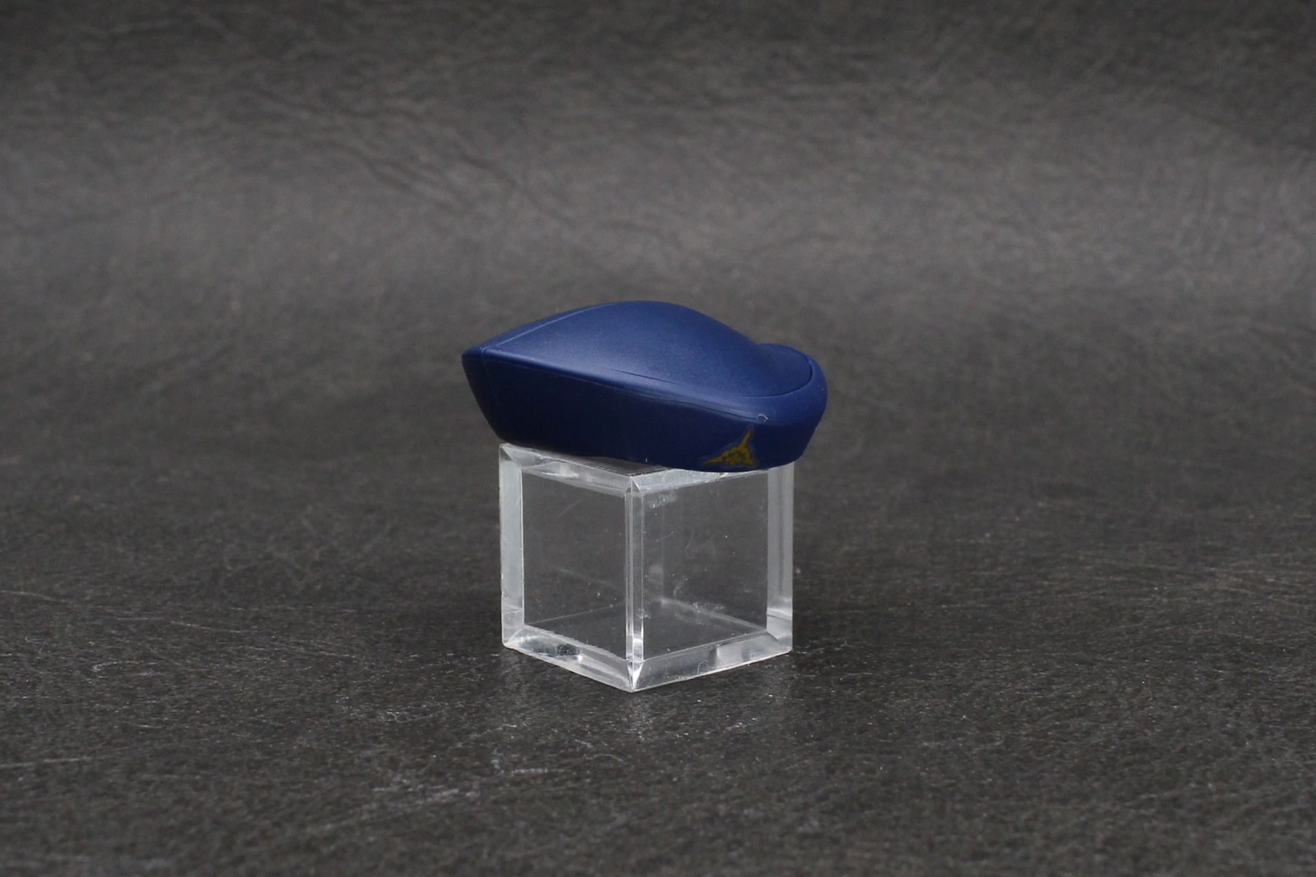 帽子の組み立て。帽子上部を組み立てる