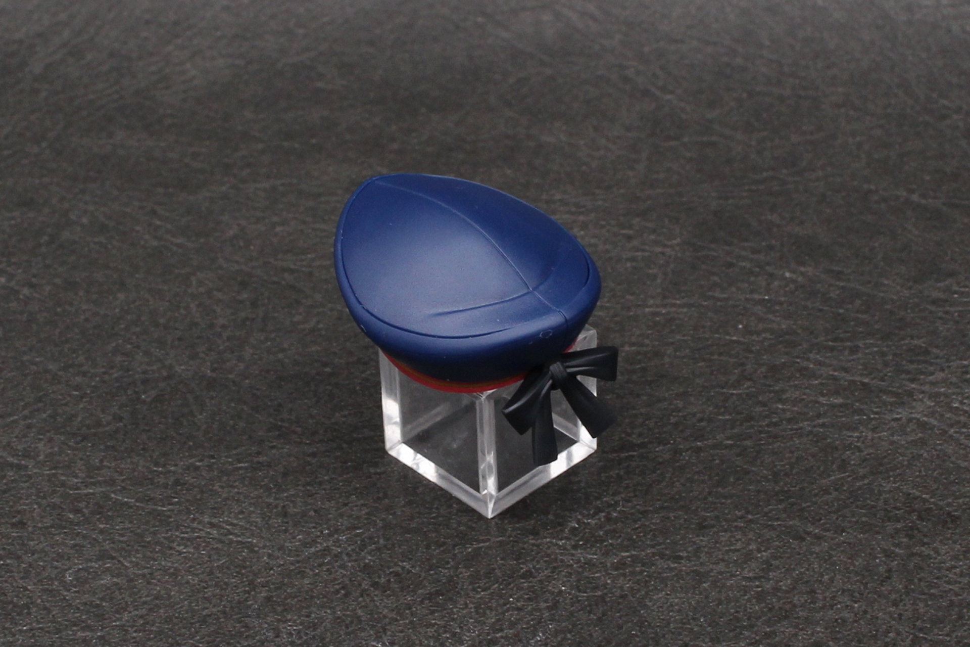 後ろにリボンを取り付ける