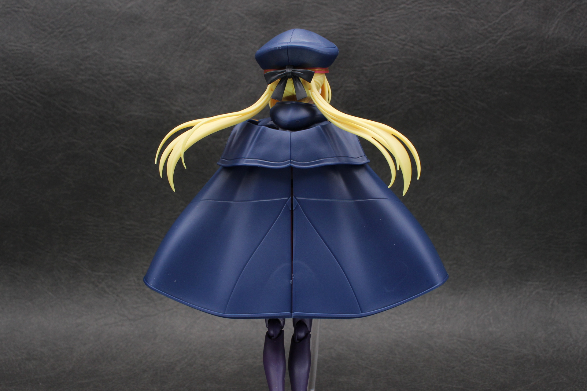 マントは閉じた状態にもできる