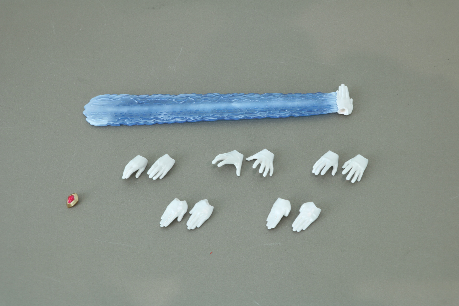 様々なファイティングポーズを豊富な手首パーツで表現