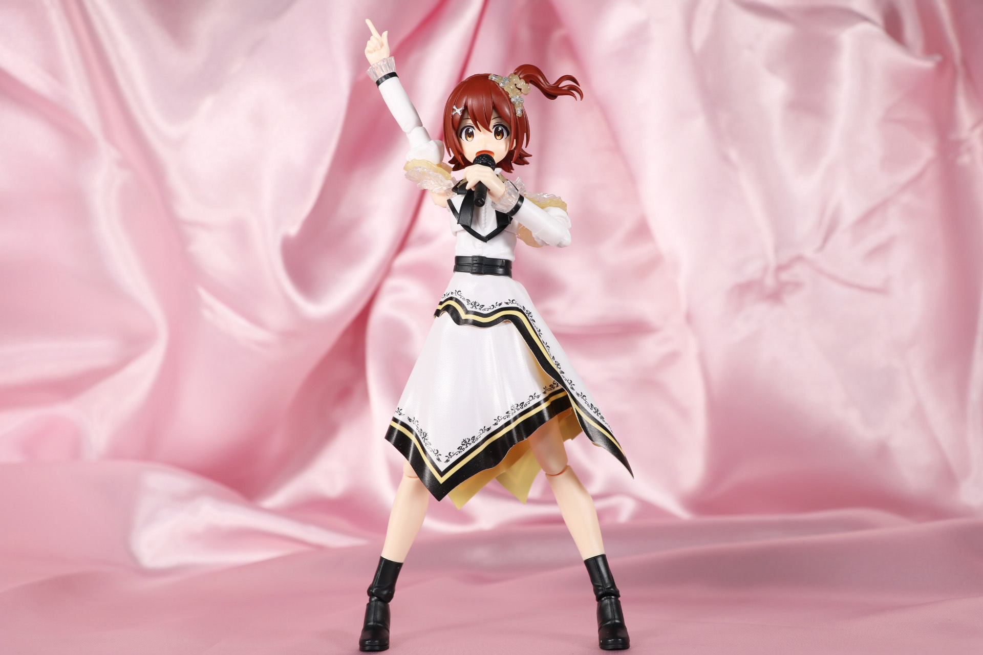 元気いっぱいのパフォーマンスが映える