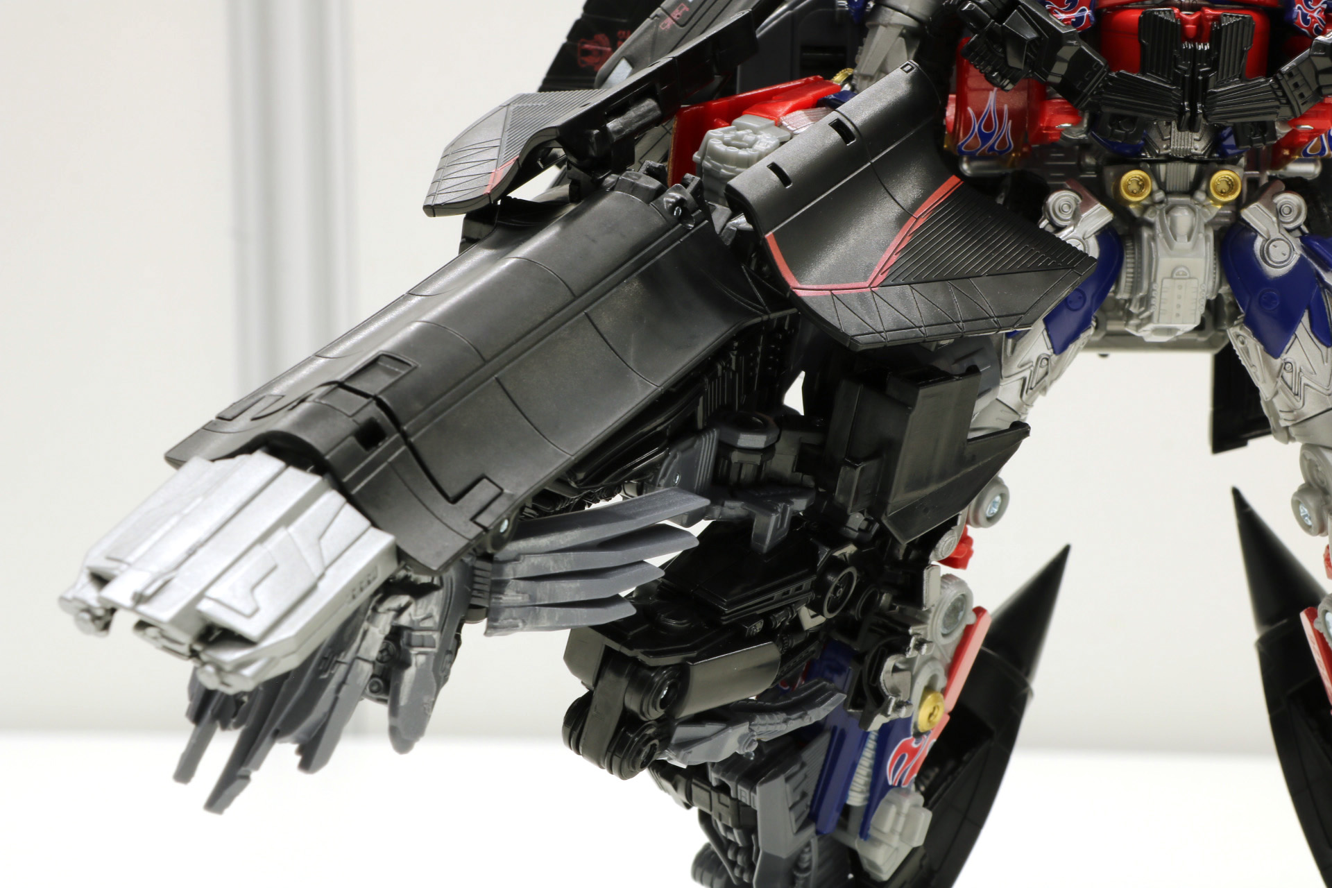 巨大なキャノンも装備