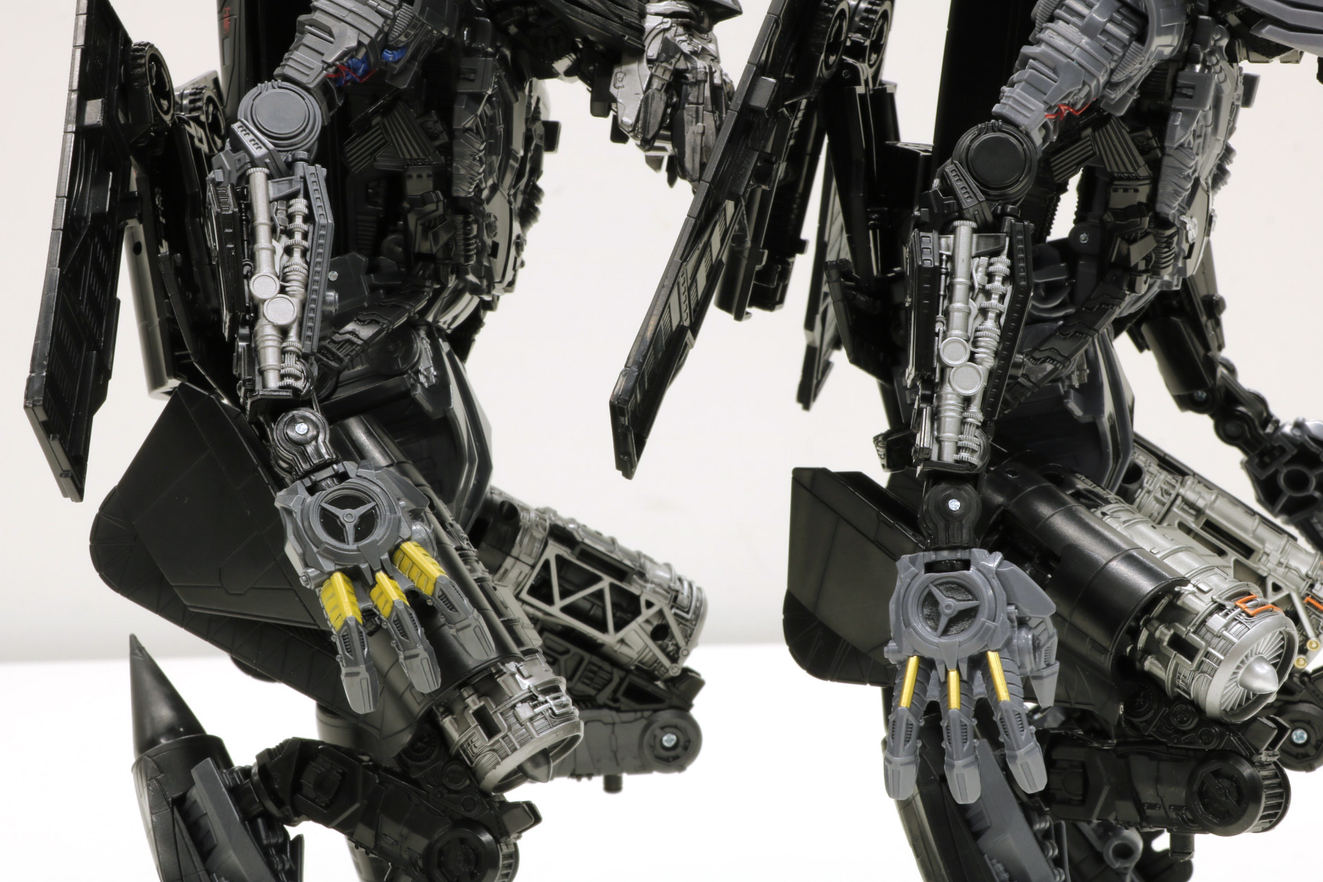 指の色分けも細かく再現されている