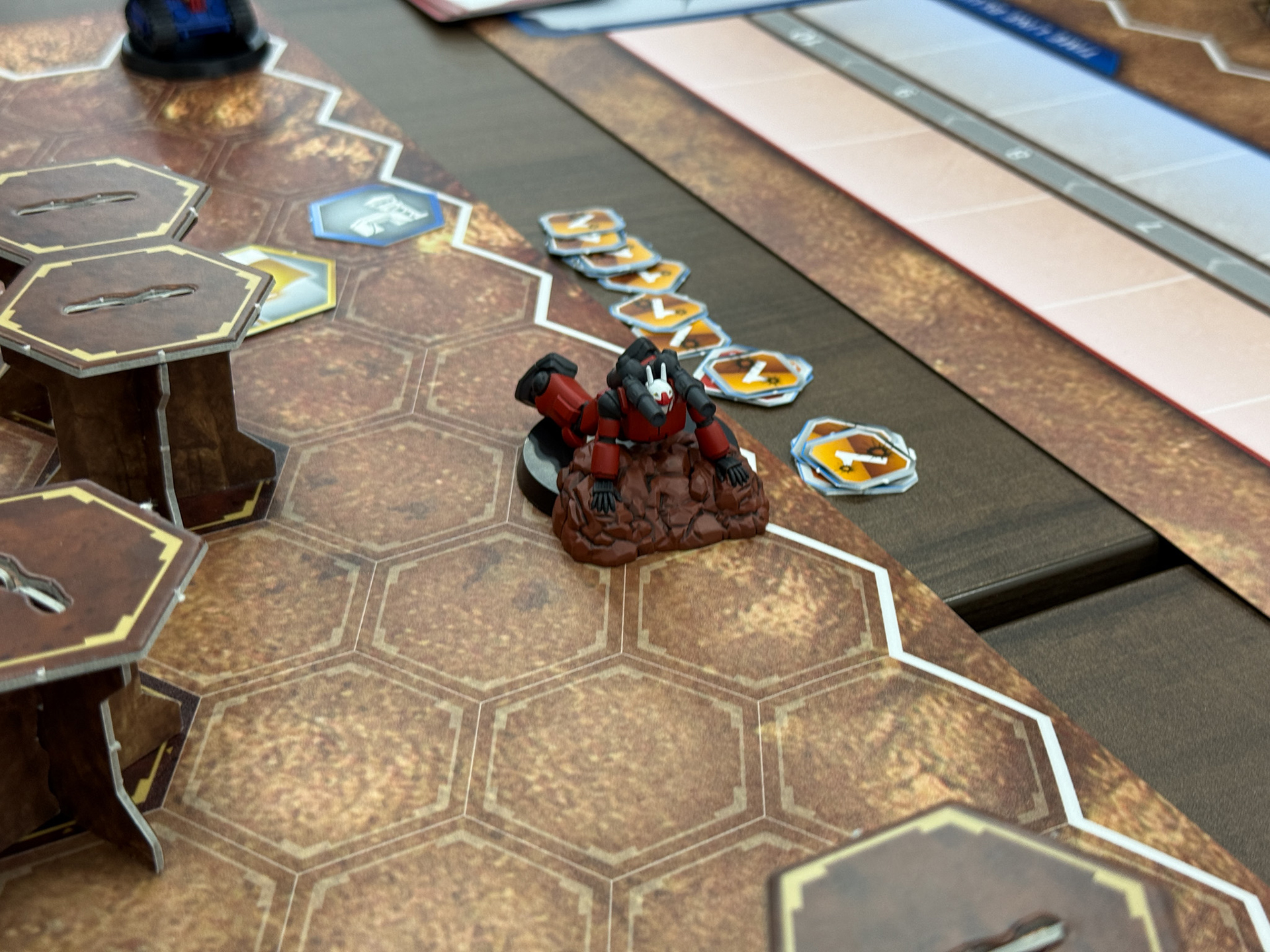 ゲームボードに並べられたミニチュアたち