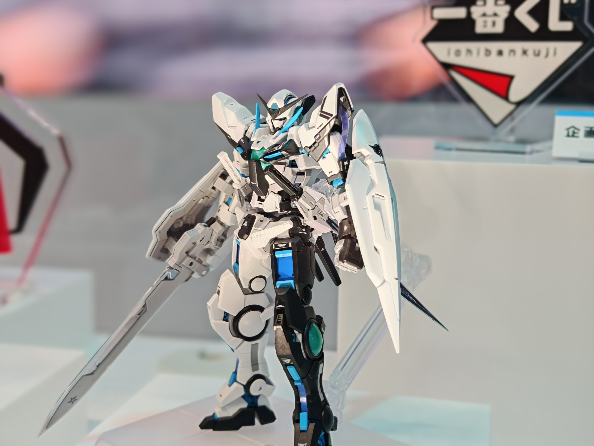 ガンダムエクシア【白上フブキVer.】塗装作例