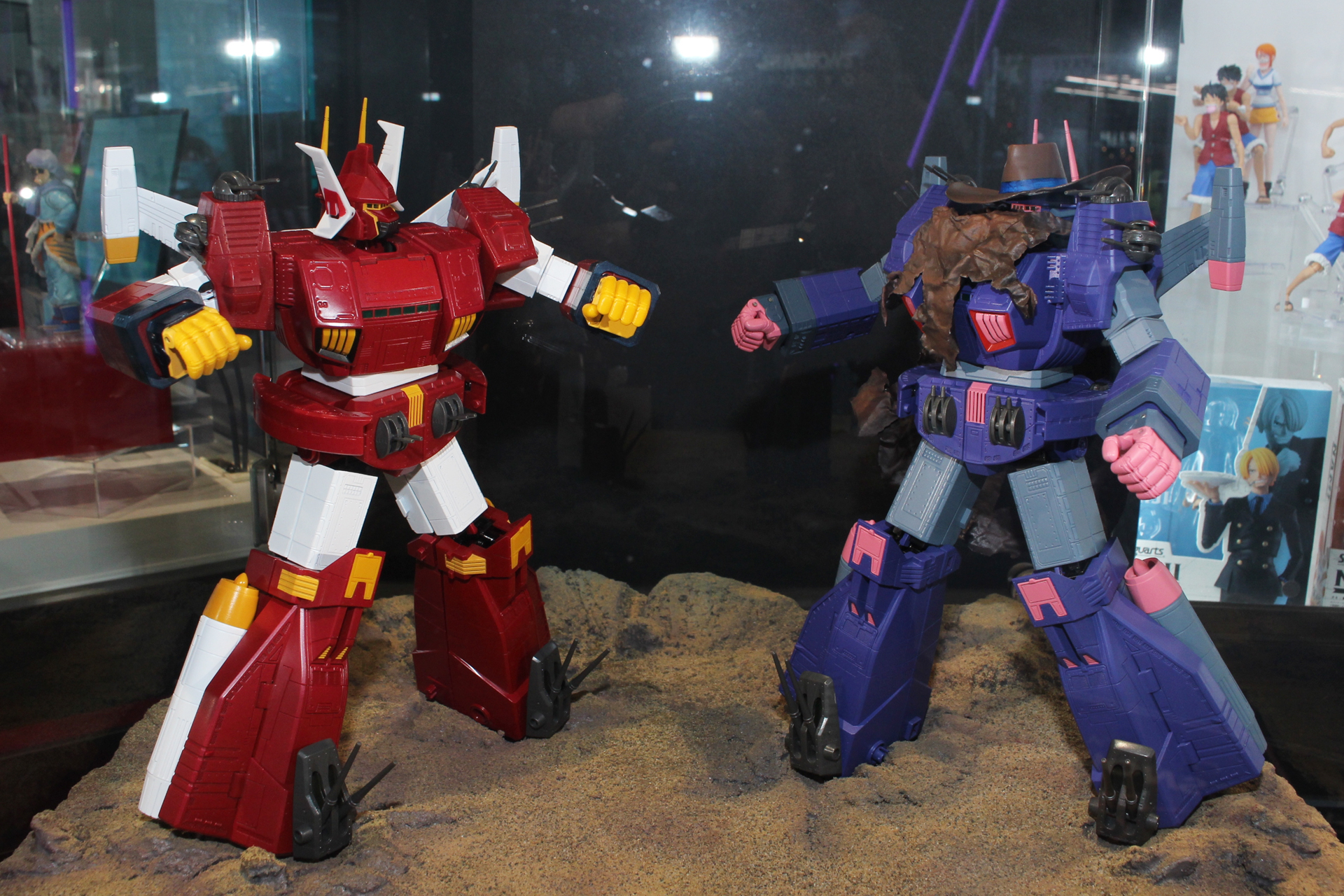 左から「超合金魂 GX-38R アイアンギアー」、「超合金魂 謎のアイアンギアー」