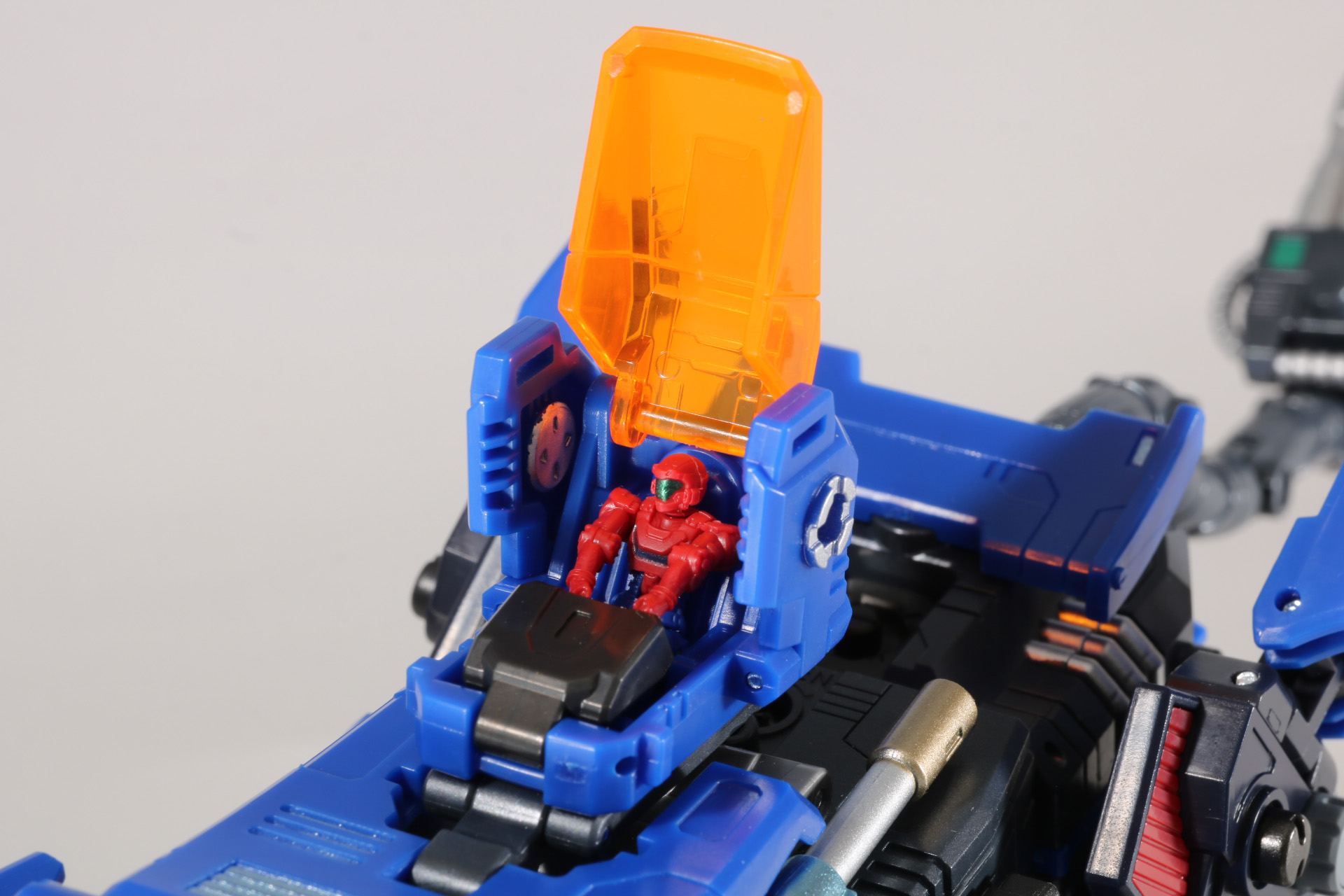 ボレットコアにもダイアクロン隊員を乗せることができる