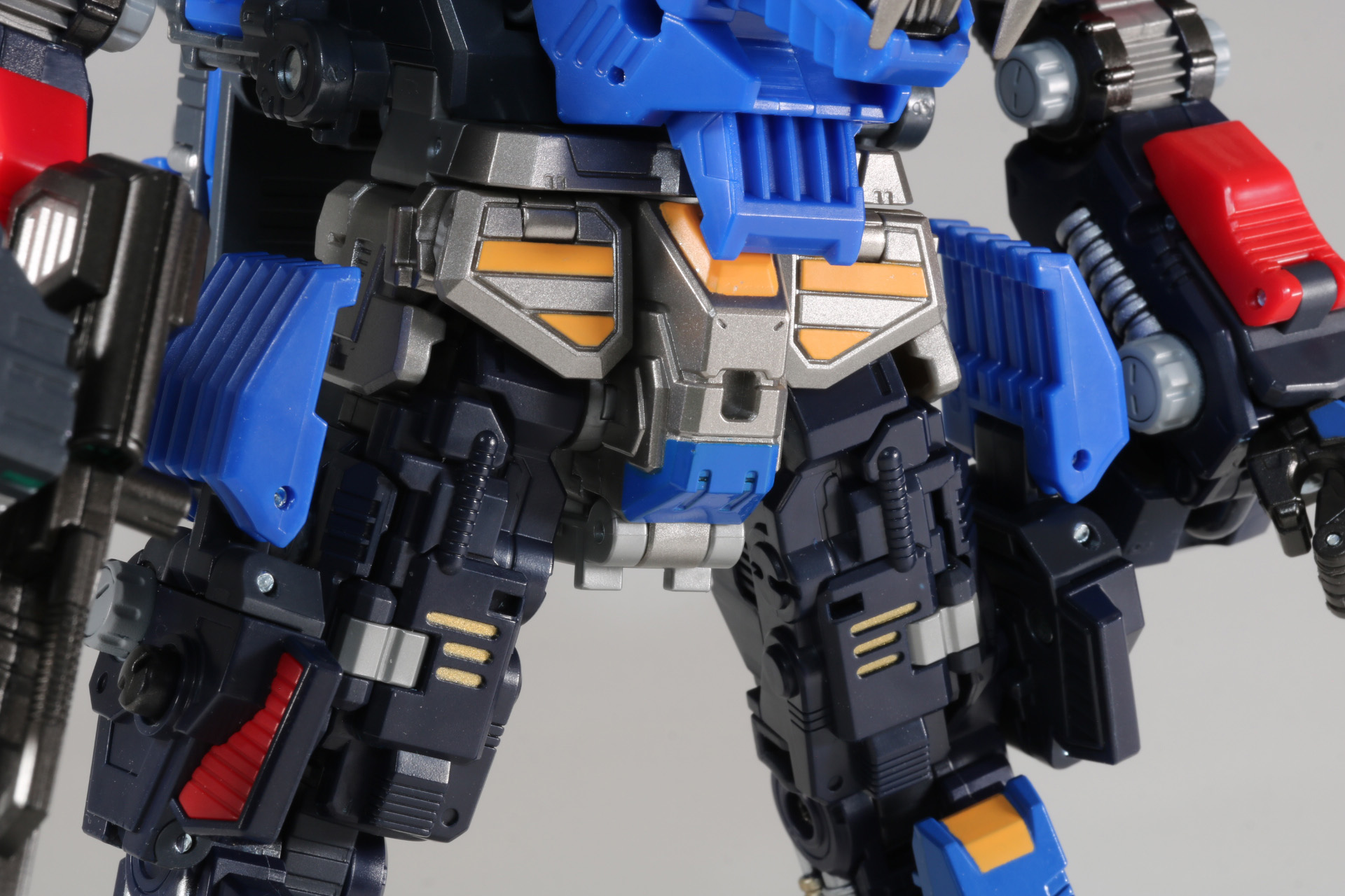 腰回りのデザインもG1シリーズを彷彿とさせるものとなっている