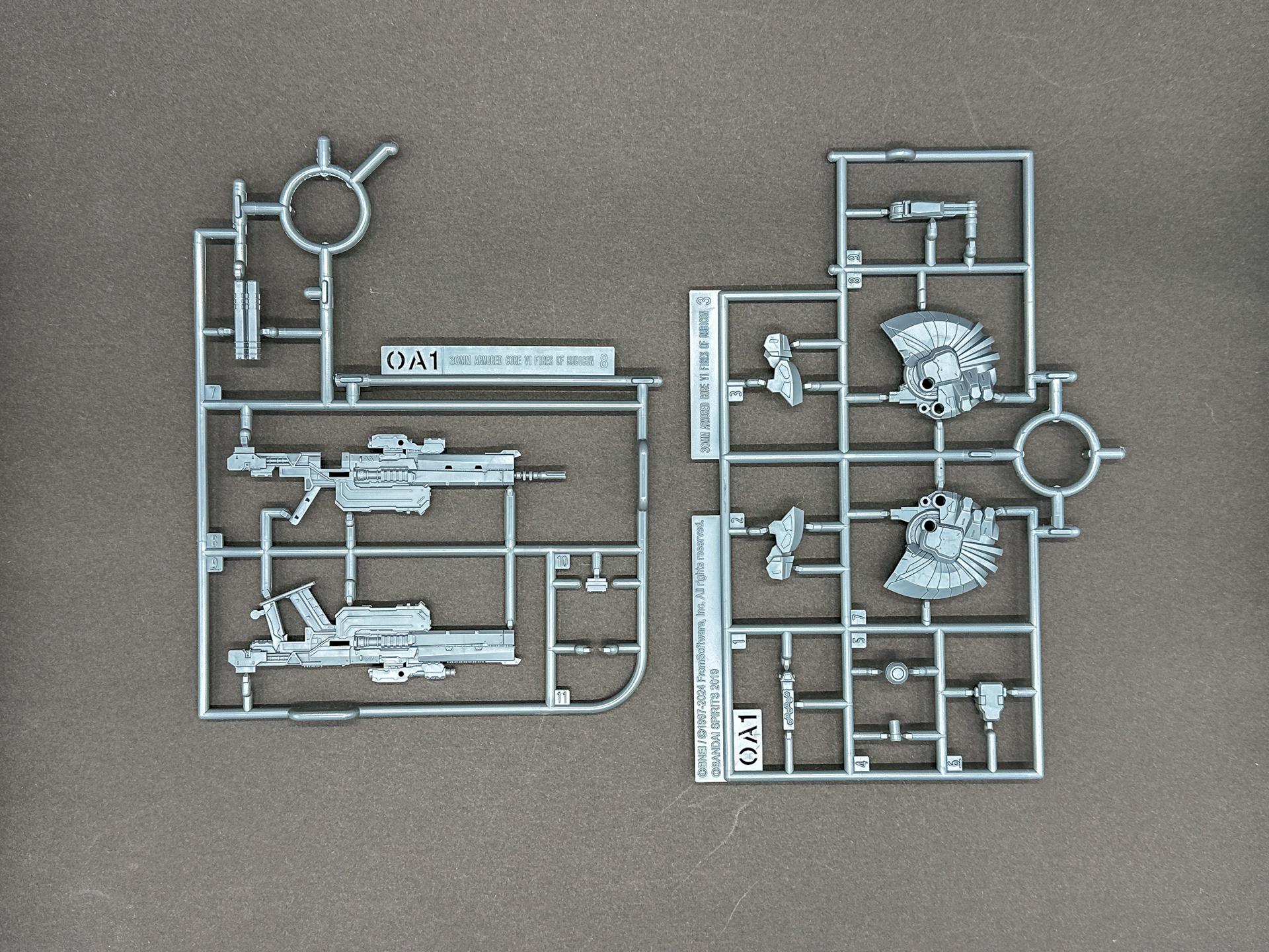 OA1ランナーは同一名称異形状のランナーが各1枚付属します。