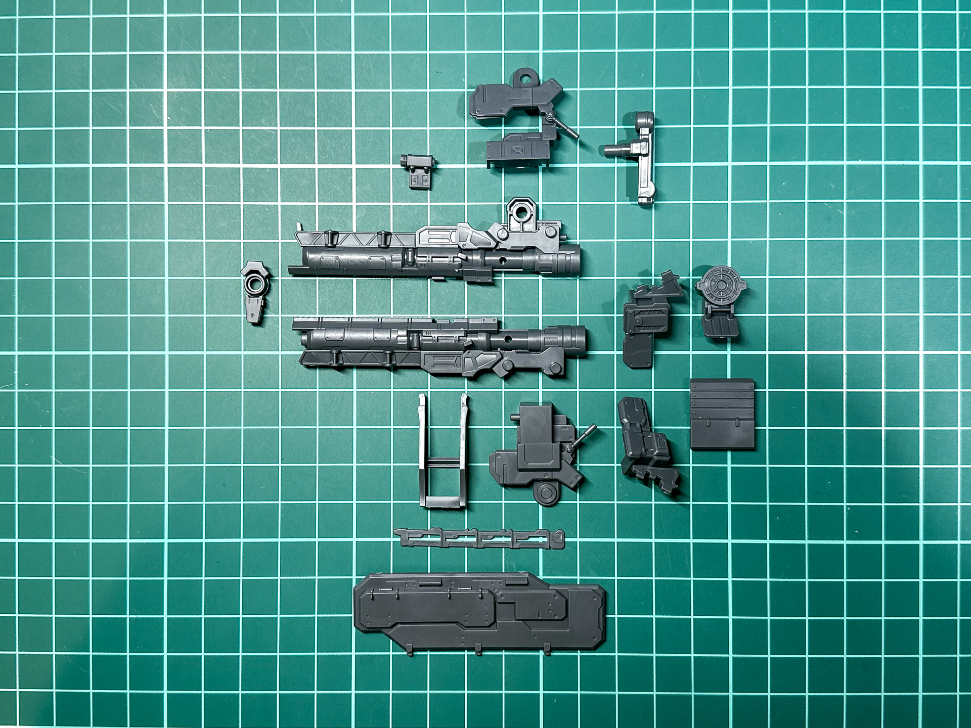 拡散バズーカの銃身は左肩に装備したミルクトゥースと共通形状です。