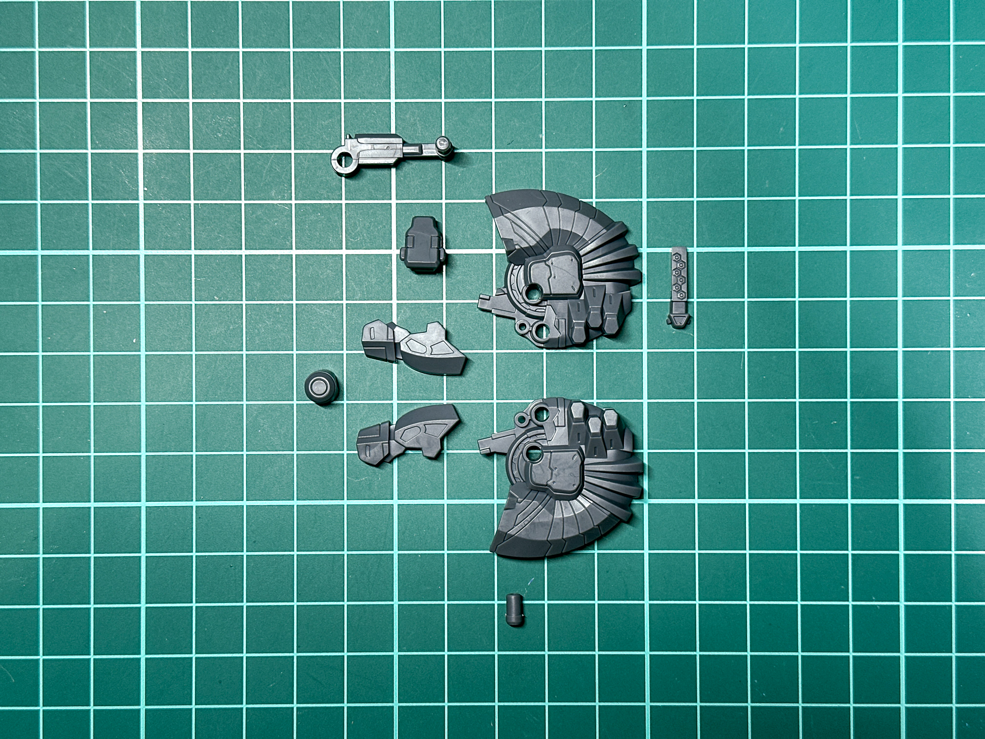 パーツ構成は「30MM オプションパーツセット ARMORED CORE VI FIRES OF RUBICON WEAPON SET 01」に付属するものと同一形状です。