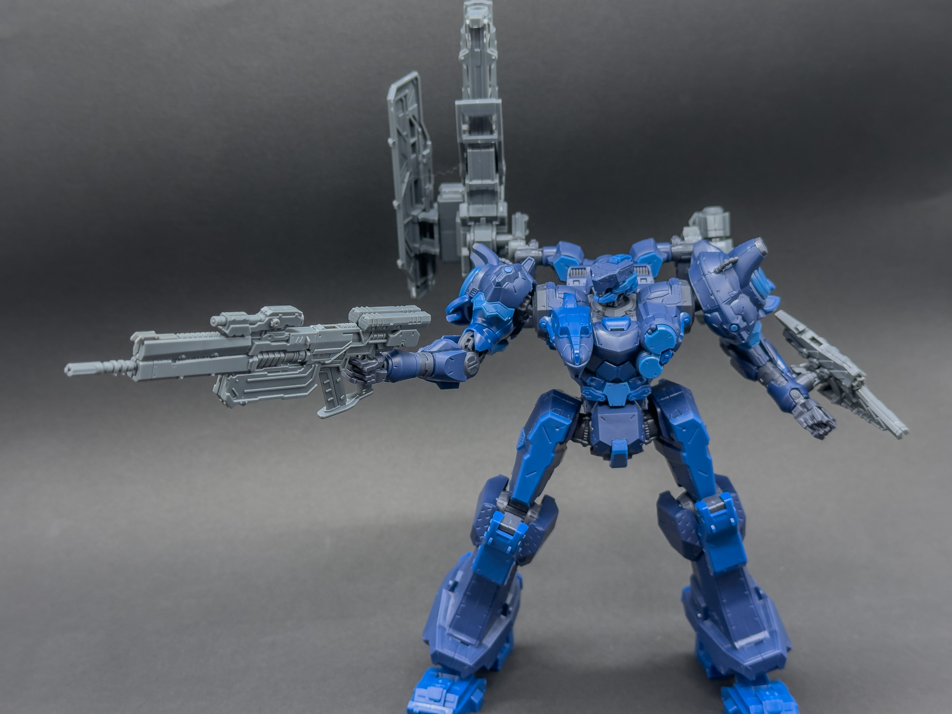 アサルトライフルは様々なポージングで活用できます。