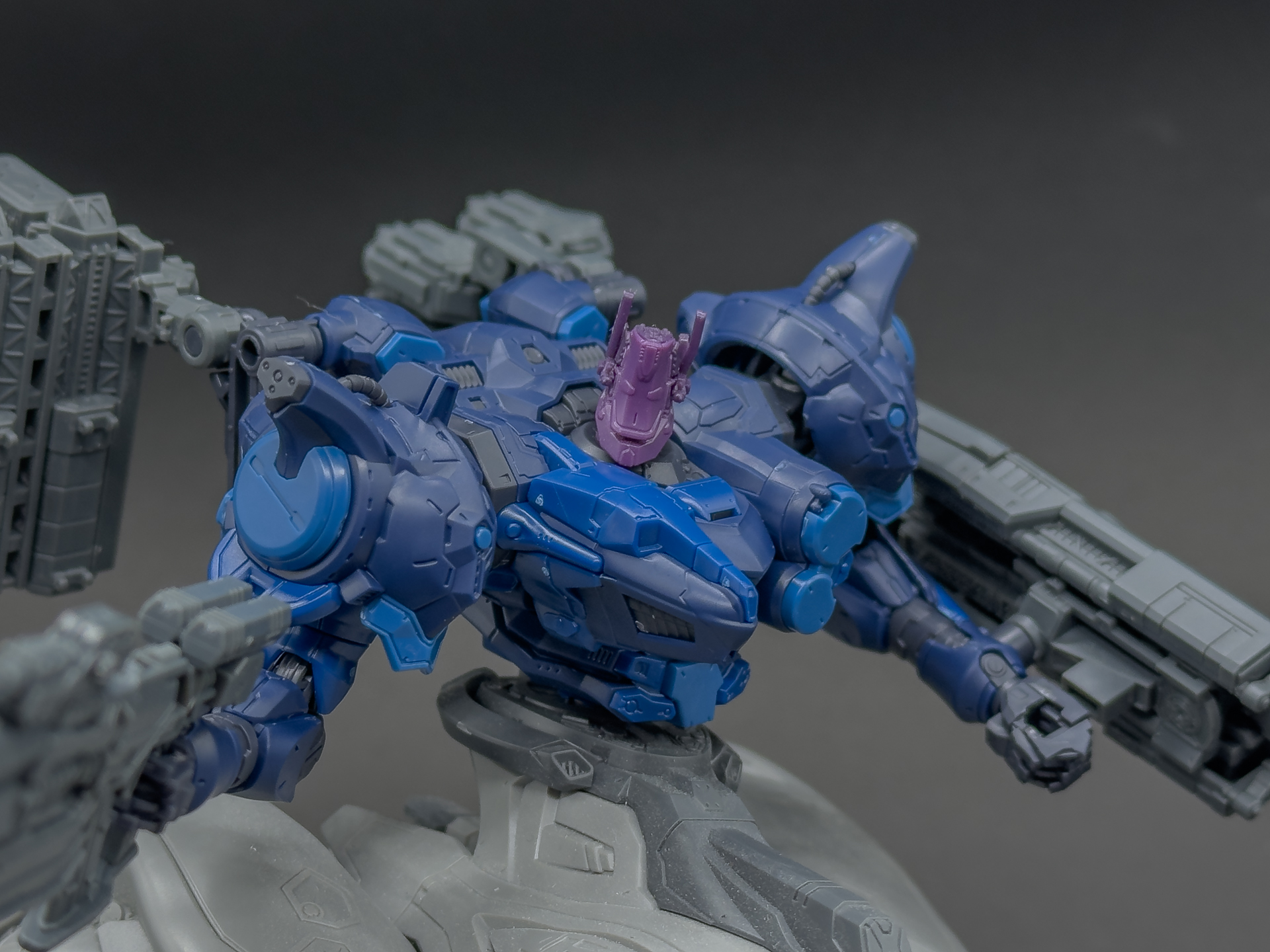 頭部パーツはオープンフェイスからアーキバス製の「VE-44A」を採用しました。