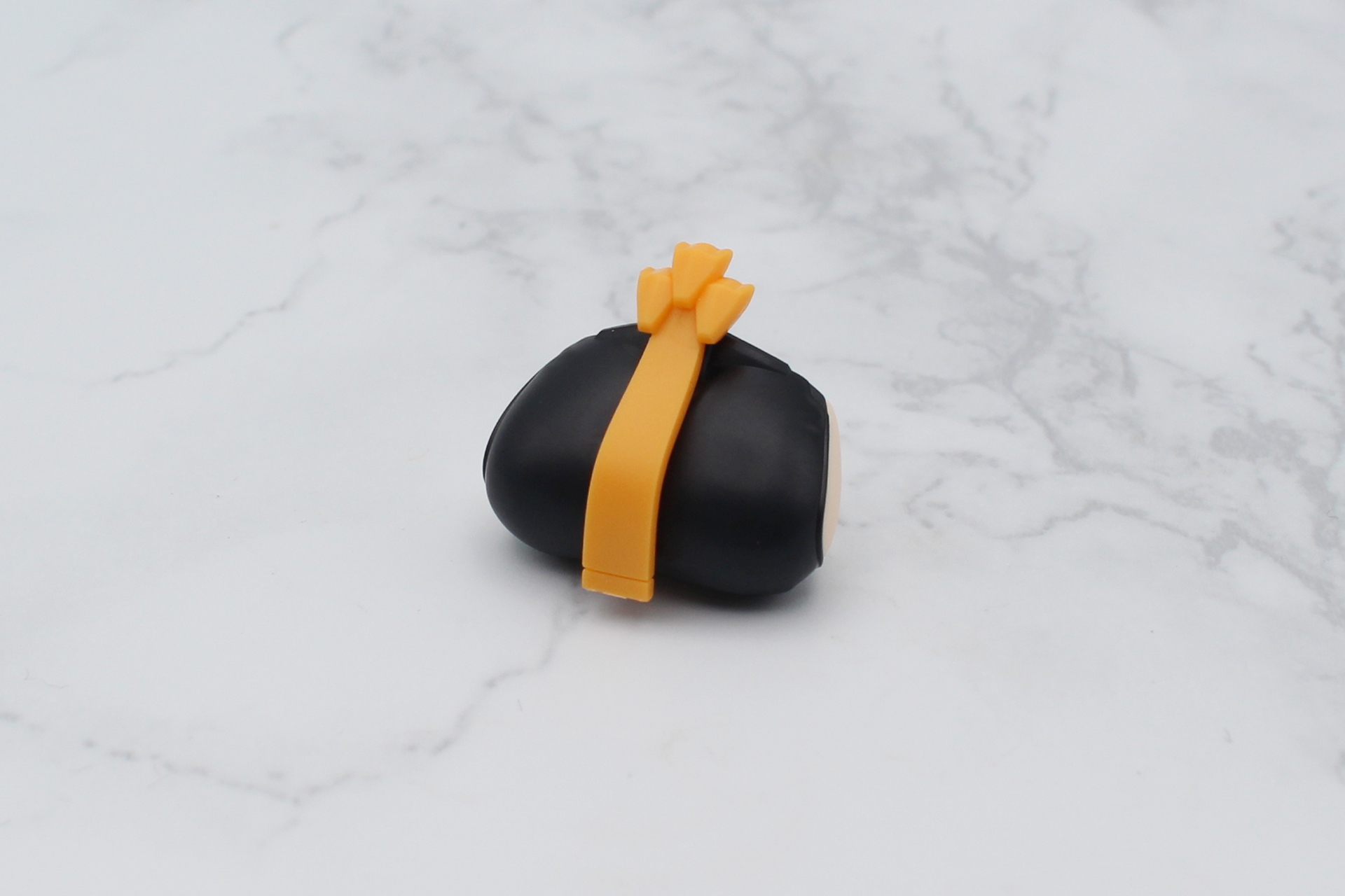 バストパーツを組み立てる