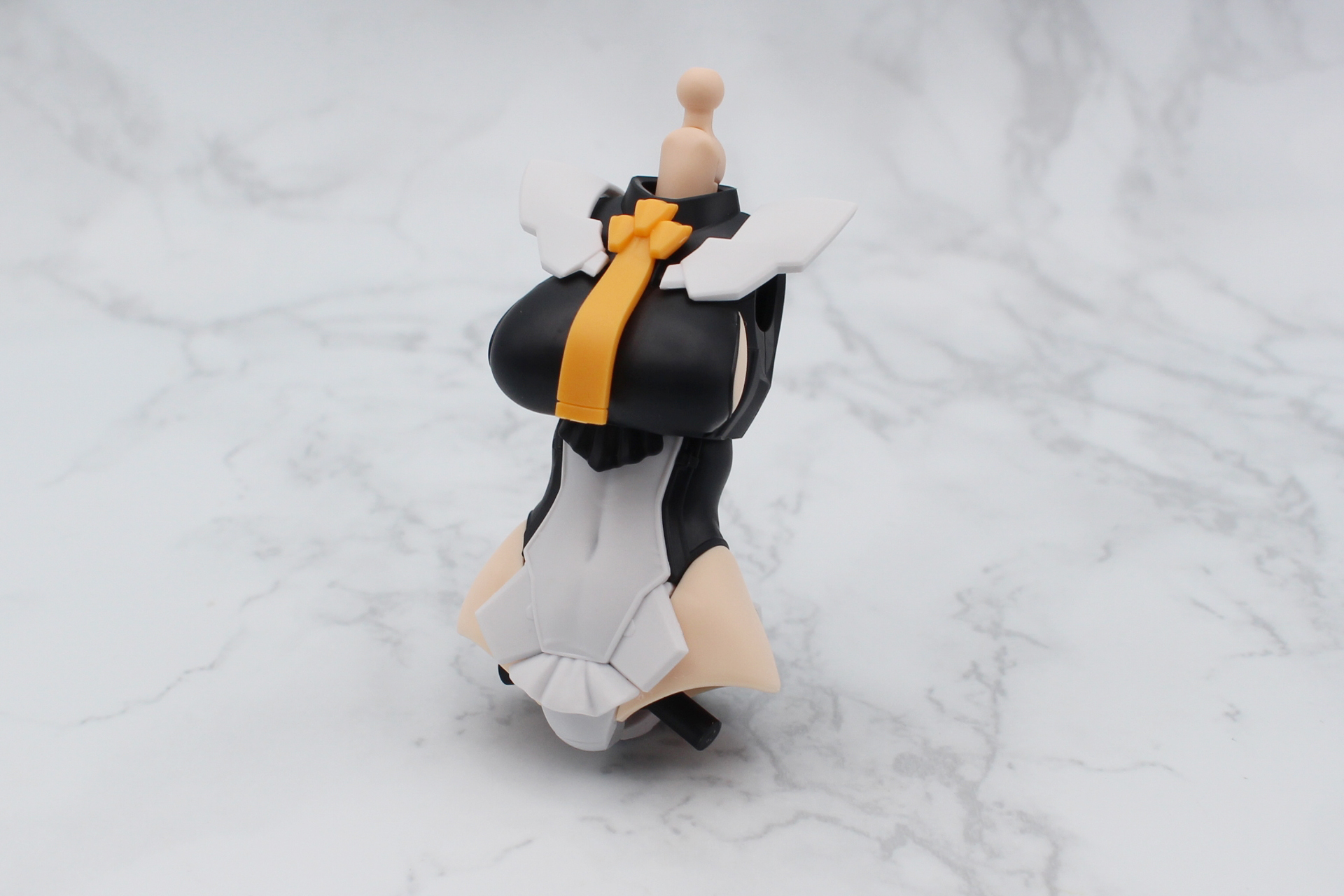 胸部と腹部を取り付けて胴体が完成