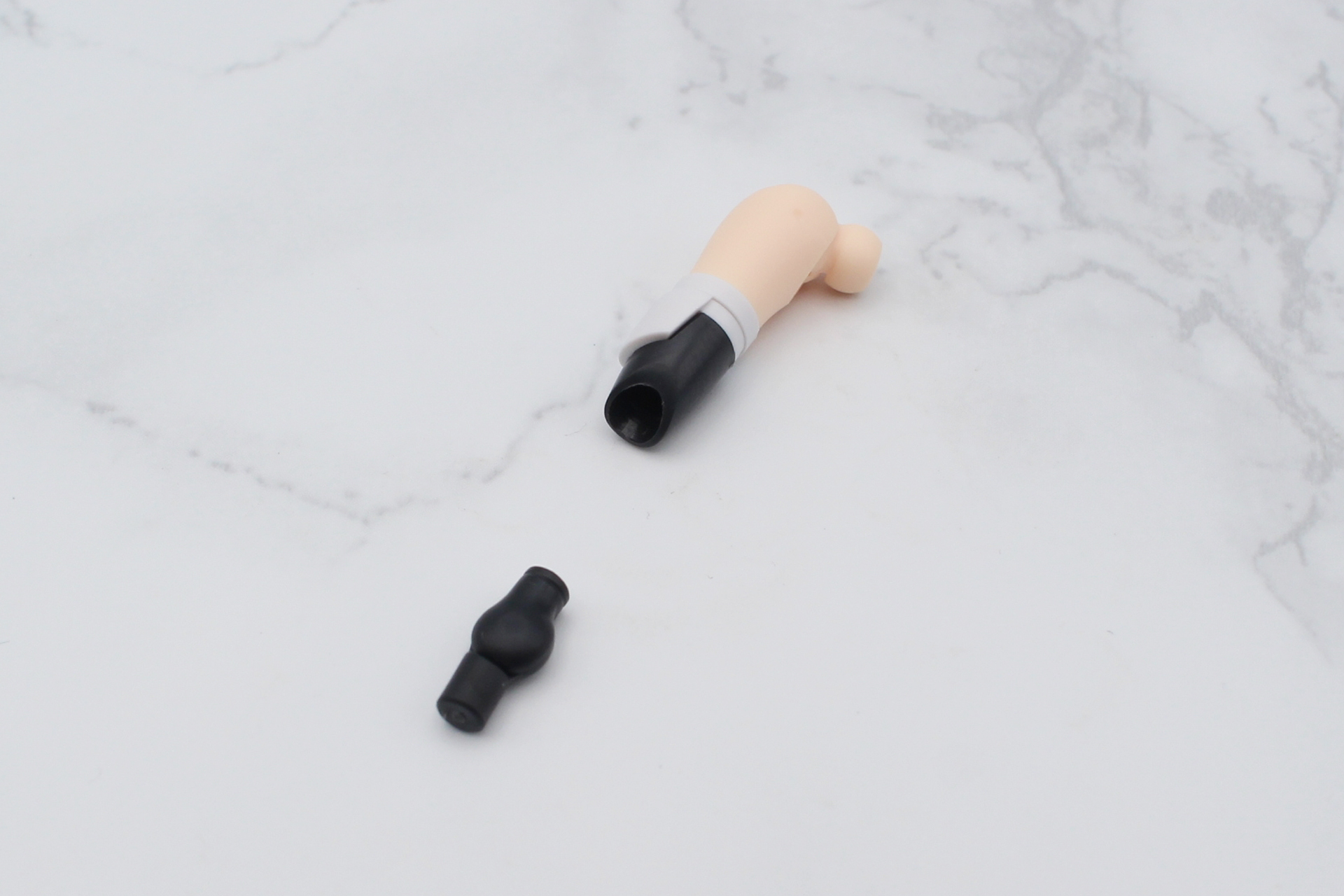 2個目のリングを挟んで肘関節を取り付ける