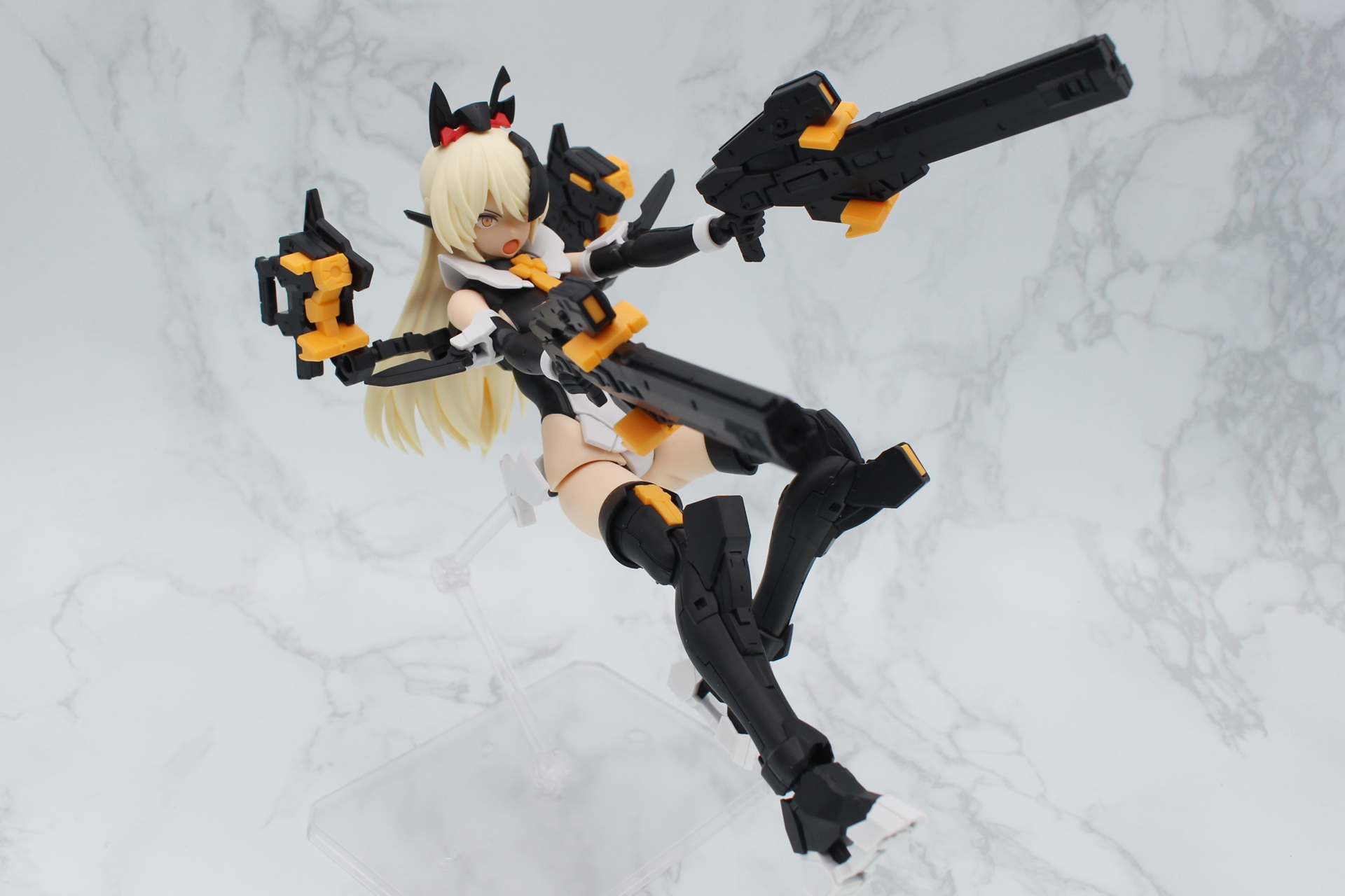 2丁装備のガンスリンガースタイルがよく似合う。ピンチ顔のフェイスパーツも活用したいところ