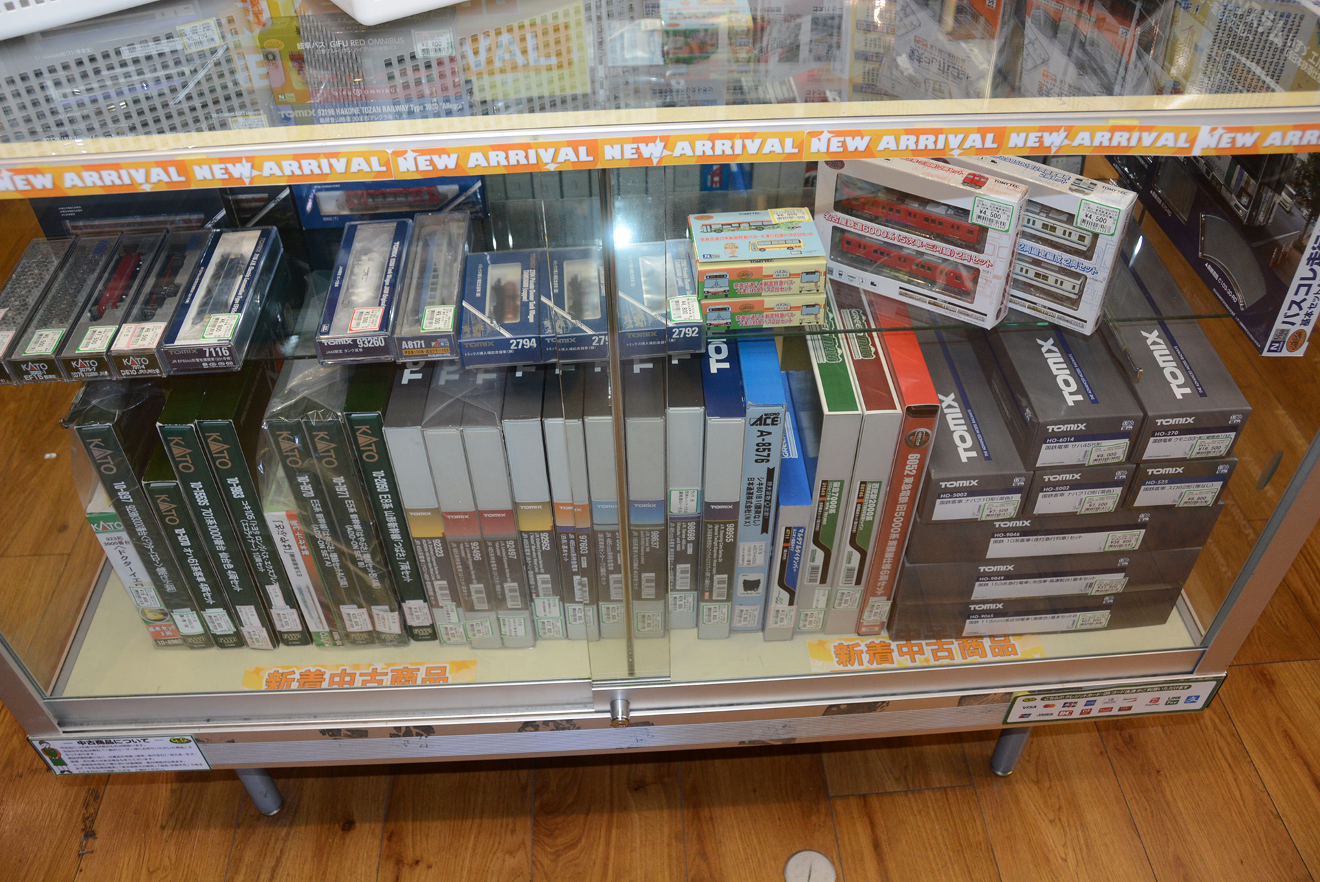 買い取った商品で注目度の高い商品はまずここに陳列される。常連ユーザーはまずここをチェックするのだ