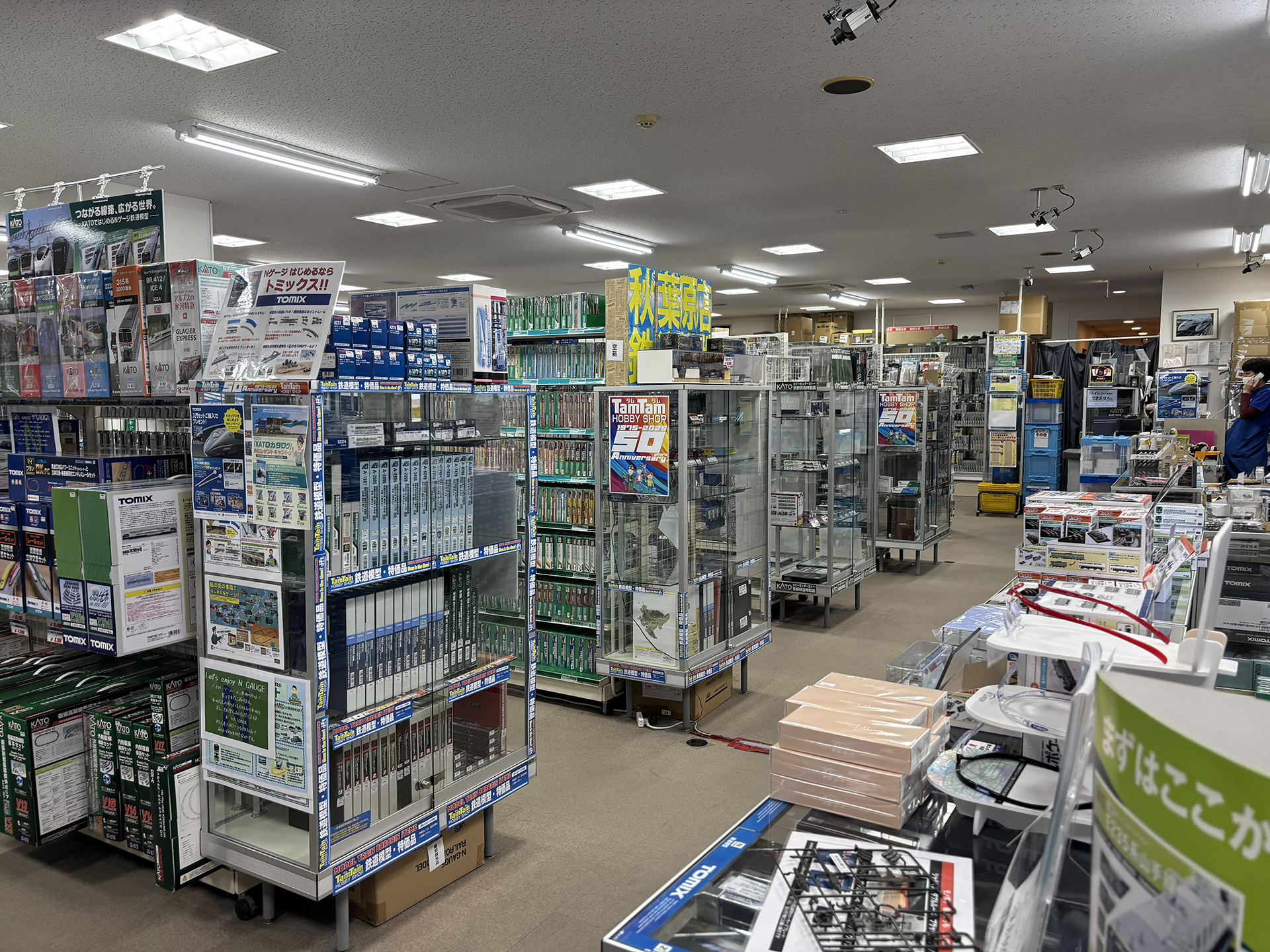 こちらは新商品を扱うタムタム秋葉原店。ユーザーはこことクルクル秋葉原店、レイアウトを巡回するという