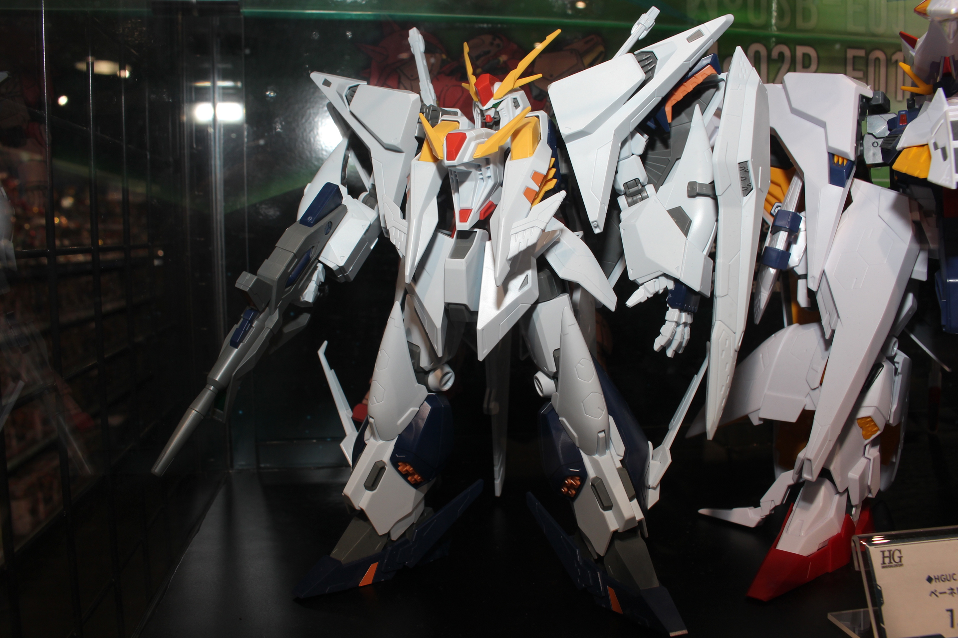 参考までにこちらは「HGUC 1/144 Ξガンダム」の完成品。「キルケーの魔女」版と比較してみてほしい