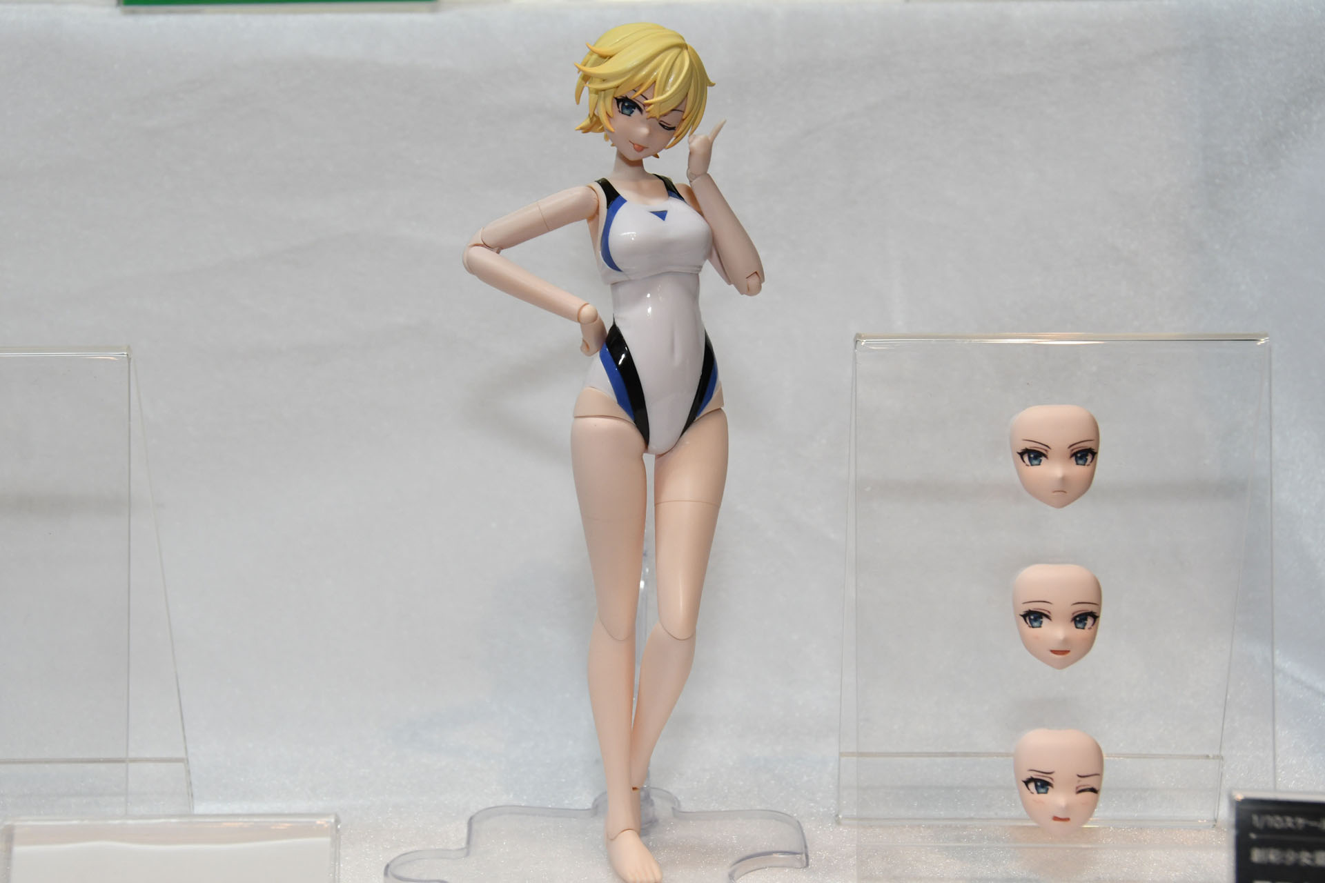 最大の注目ポイントは"肌の色"。彼女たちをデザインする森倉円氏のイラストでの肌の色に近い質感になっているという