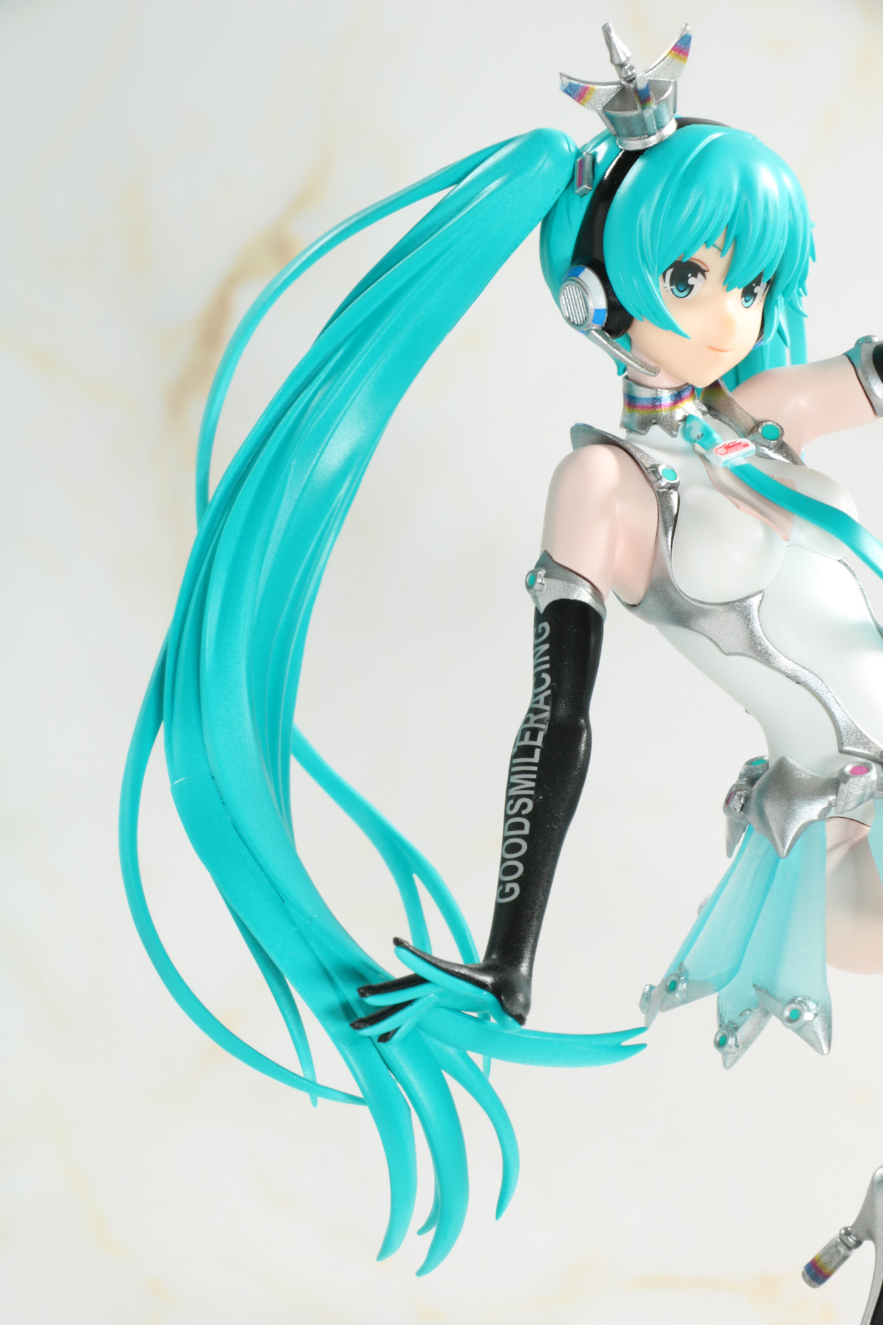 ツインテールも滑らかな雰囲気