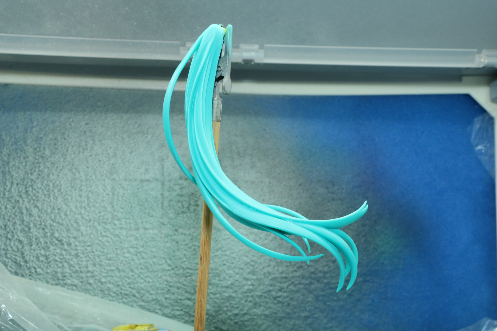 下地：サーフェイサー エヴォホワイト