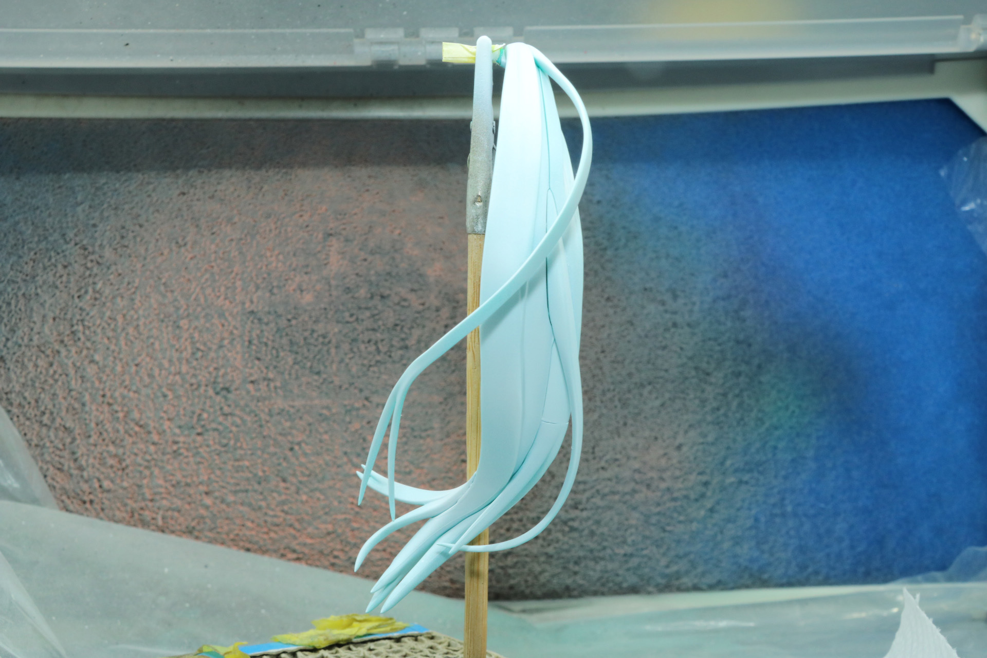 下地：サーフェイサー エヴォホワイト