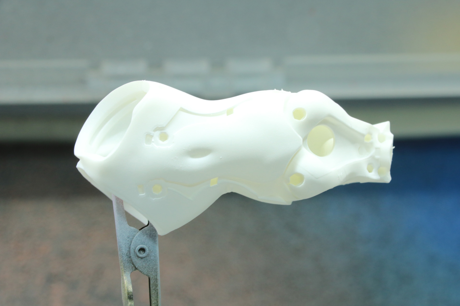 下地：サーフェイサー エヴォホワイト