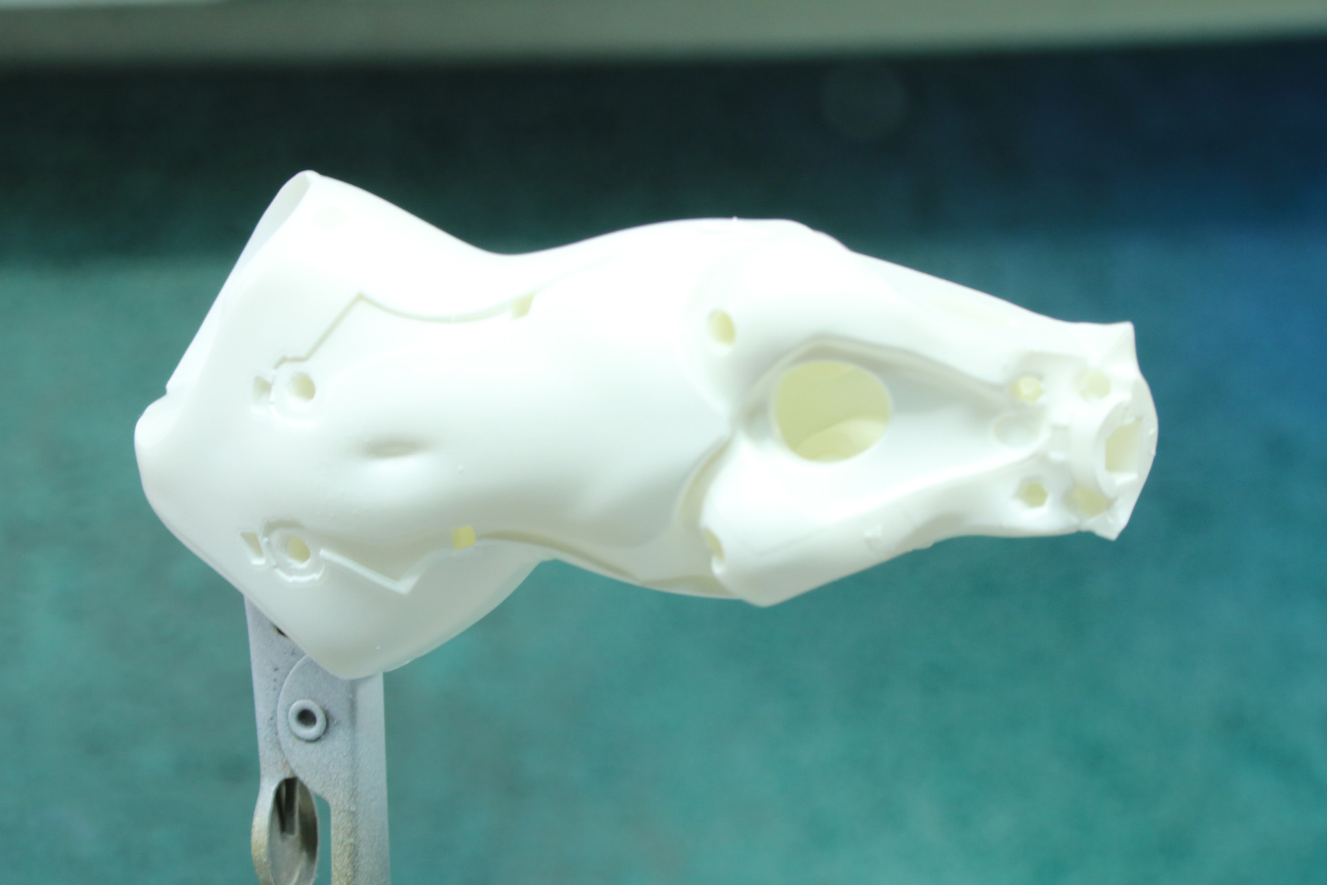 塗装：ガイアノーツ アルティメットホワイト